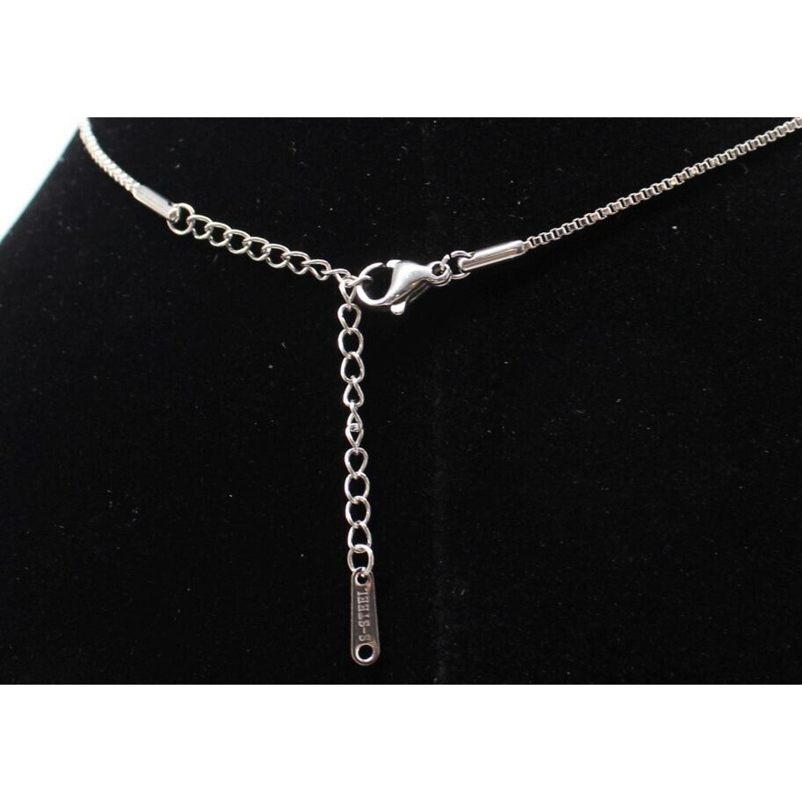 Other Simulated Emerald Necklace Pendant Sparkling Crystal Accents Size ONE SIZE - 6 Thumbnail