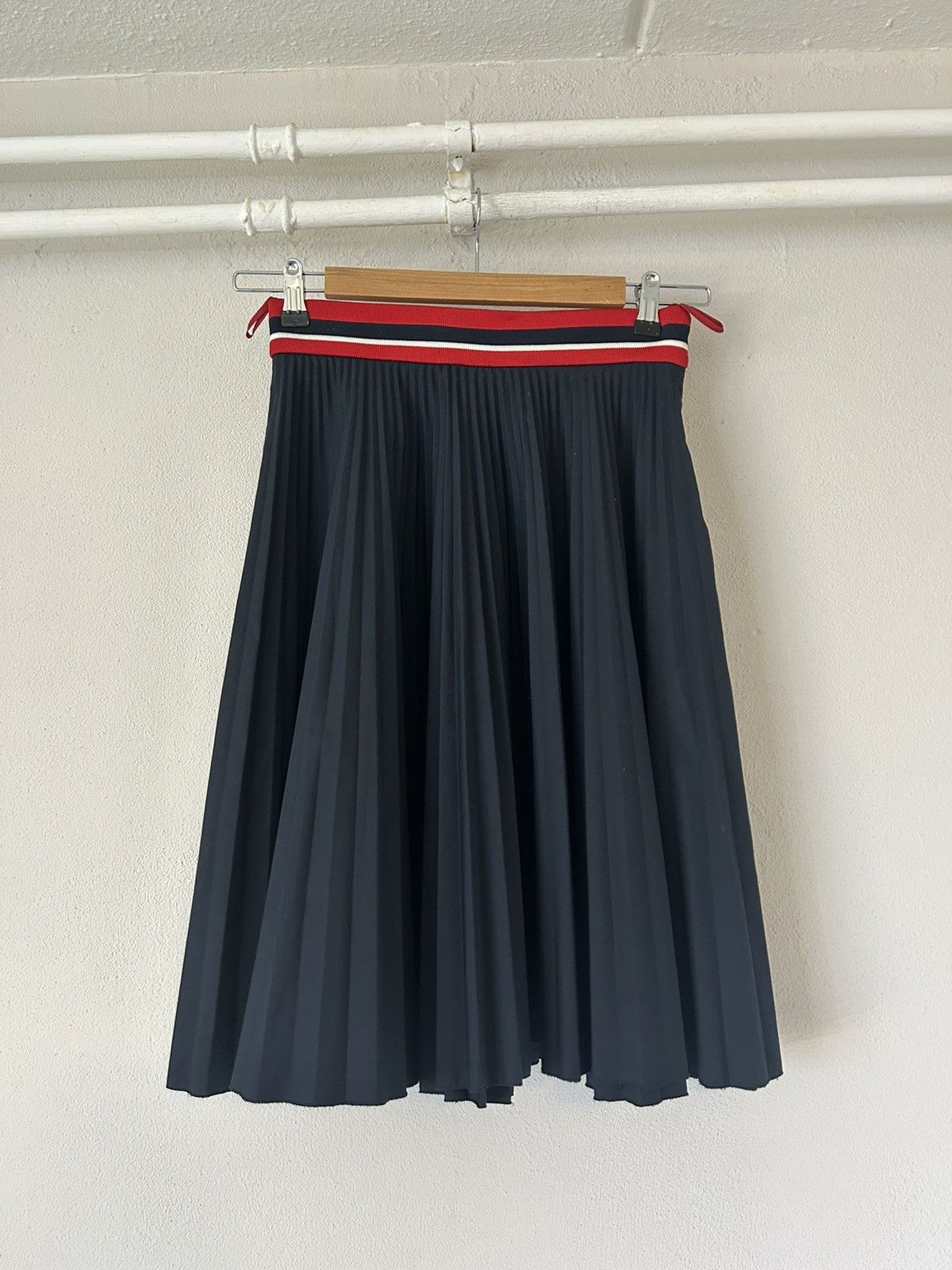 Prada Prada Pleated Midi Skirt with Red/White Elastic Waistband Size 26" / US 2 / IT 38 - 1 Thumbnail
