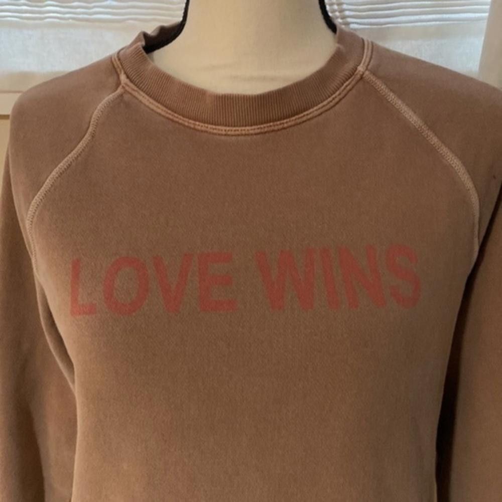 Elizabeth and James Elizabeth and James XS Love Wins crewneck VGUC Size XS / US 0-2 / IT 36-38 - 2 Thumbnail