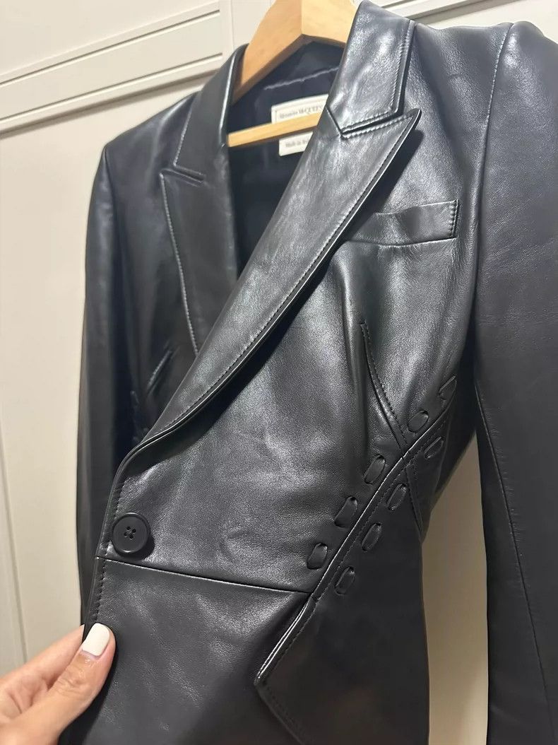 Alexander McQueen Alexander McQUEEN Leather jacket, brand new size 40 sheepsk Size XS / US 0-2 / IT 36-38 - 2 Thumbnail