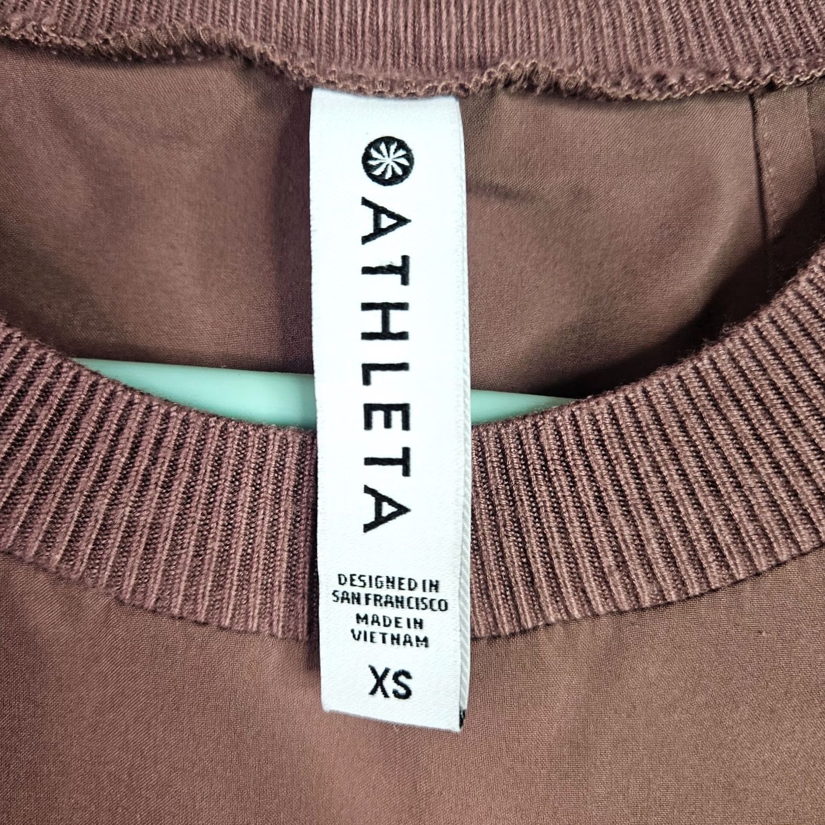 Athleta Athleta Tank XS Womens Brown Sleeveless Athletic Casual Shirt Shirt Tank Top Solid Polyester Athletic Fit XS Womens Boutiques 90s? Size XS / US 0-2 / IT 36-38 - 4 Thumbnail
