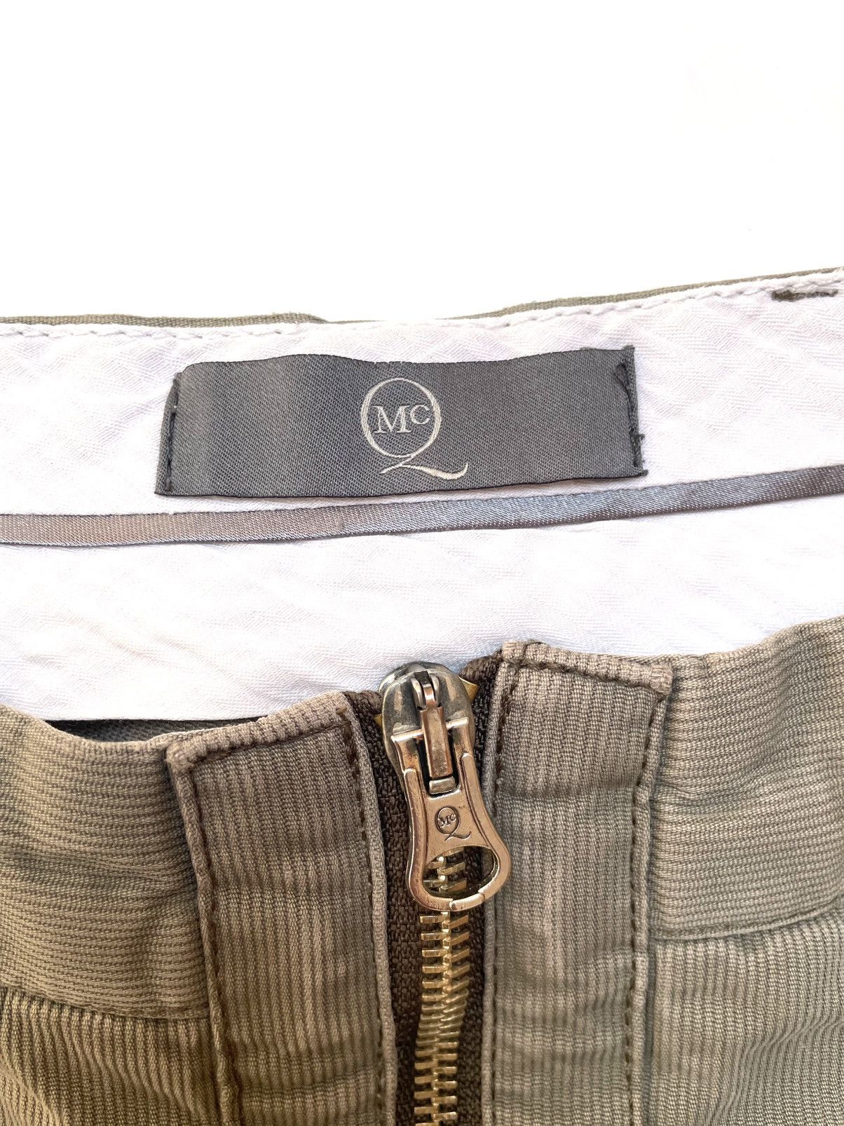 Alexander McQueen Alexander McQueen khaki shorts Size US 29 - 5 Thumbnail