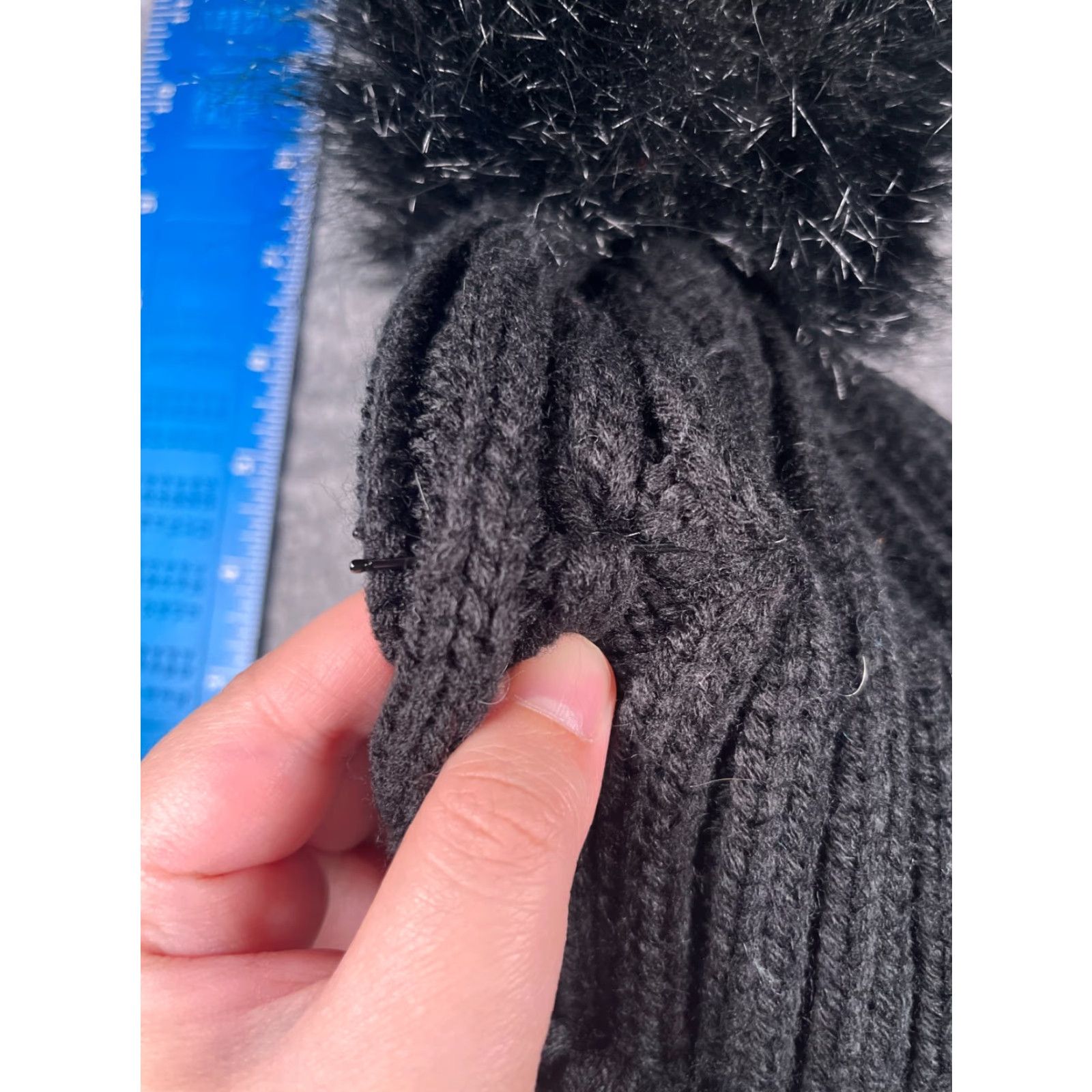 Vintage VINTAGE not applicable; use Collection 18 Beanie Toque for Women OS Black Knit Acrylic Blend Pom w/ Bobby Pins Size ONE SIZE - 5 Thumbnail