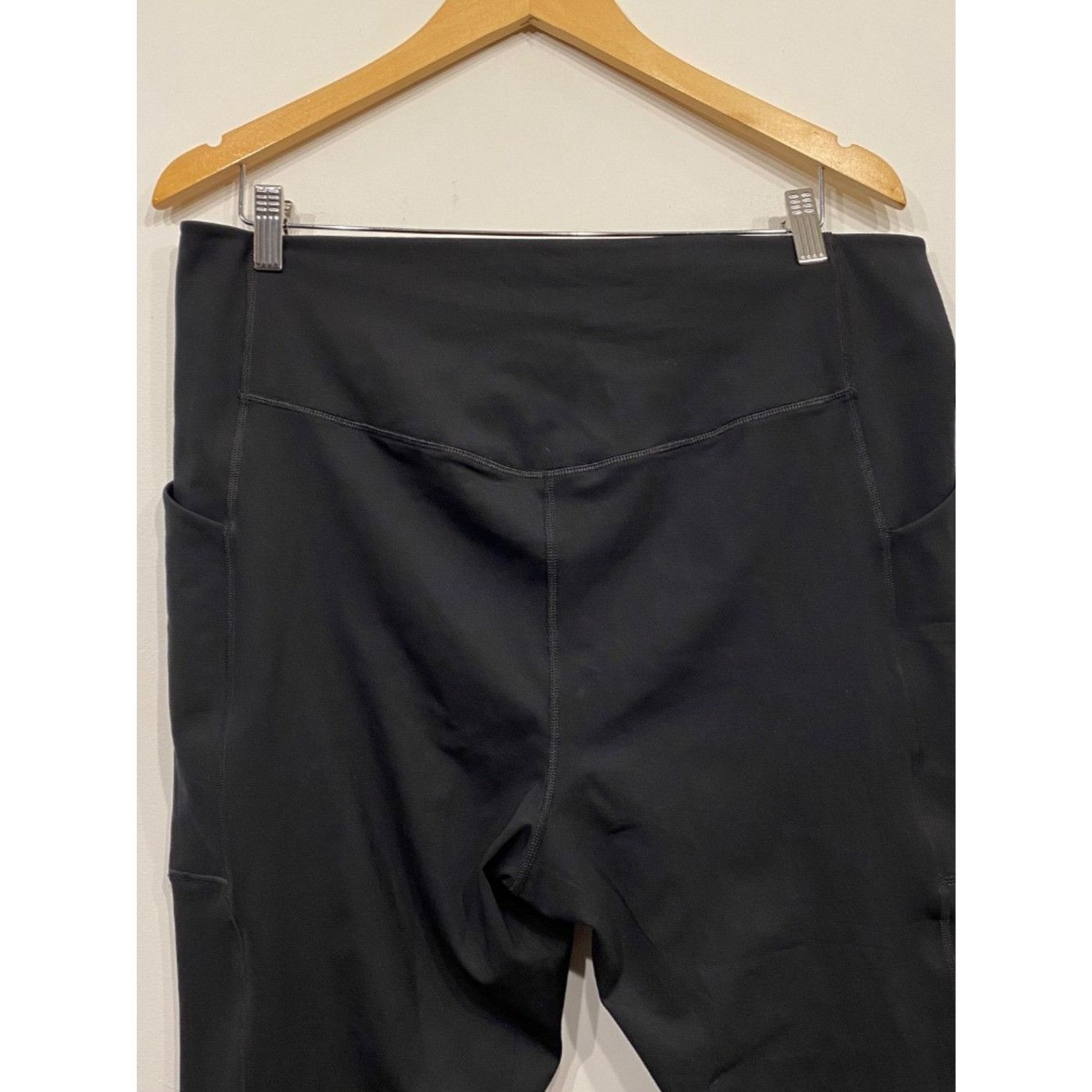 Girlfriend Collective Girlfriend Collective 7/8 Black High Waisted Leggings Size 4 Size 42" / US 20 - 3 Thumbnail