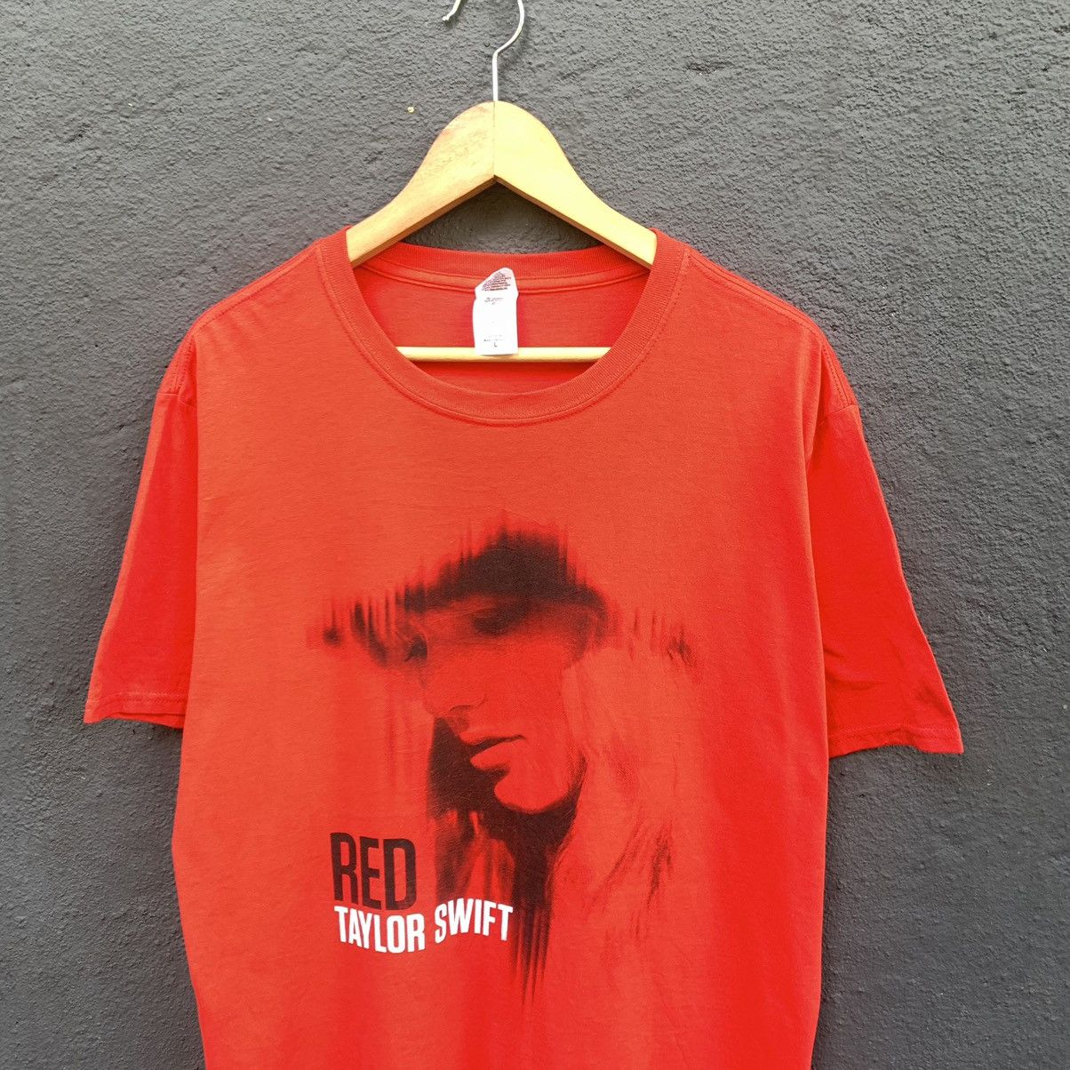 Band Tees Vintage Taylor Swift Red Tour Tee Size US L / EU 52-54 / 3 - 2 Thumbnail