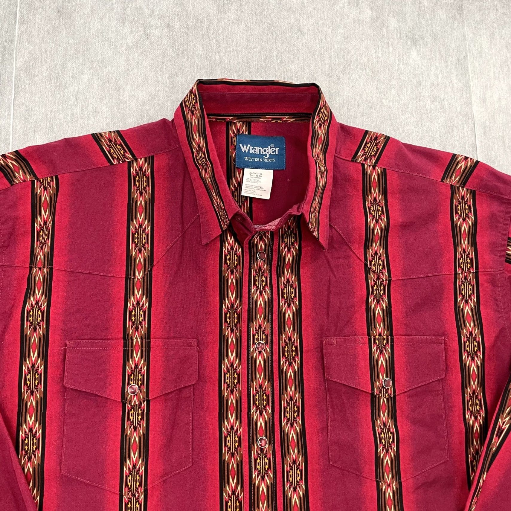 Wrangler VINTAGE Wrangler Aztec Shirt Men Adult XL Red Western Long Sleeve Pearl Snap Geometric 90s Size US XL / EU 56 / 4 - 3 Thumbnail