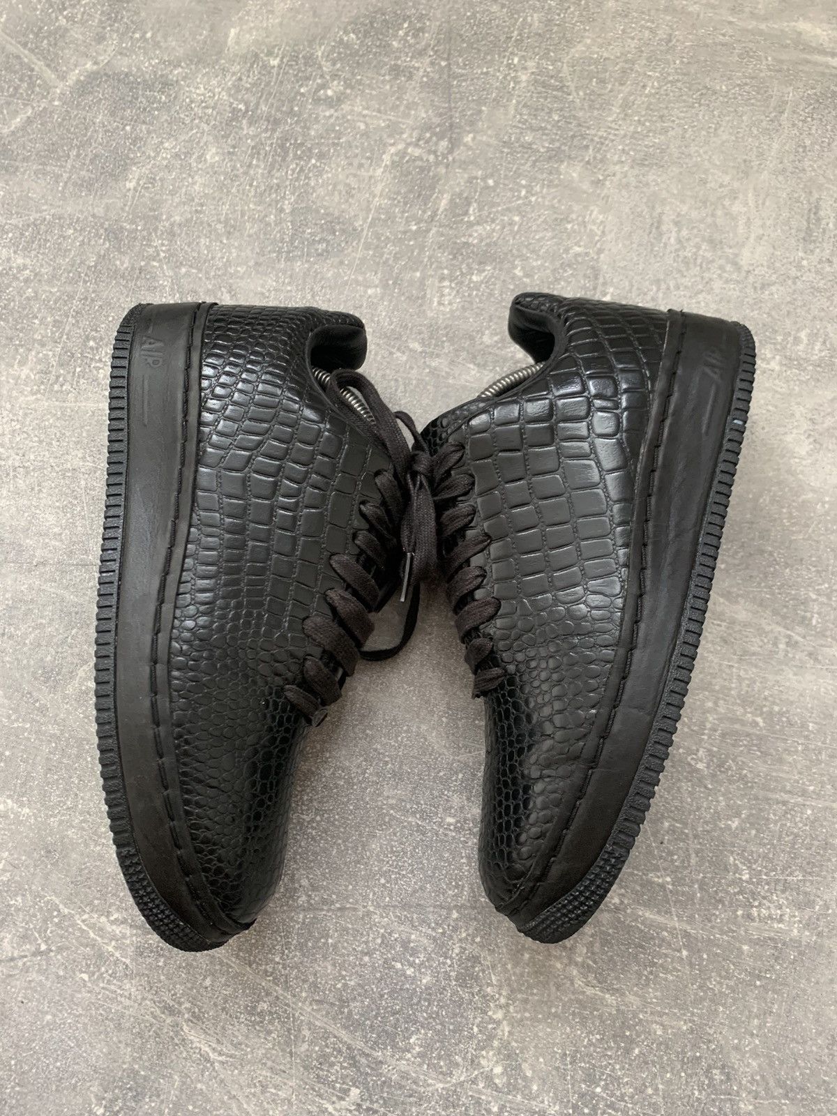 Nike air force 1 crocodile skin black sale