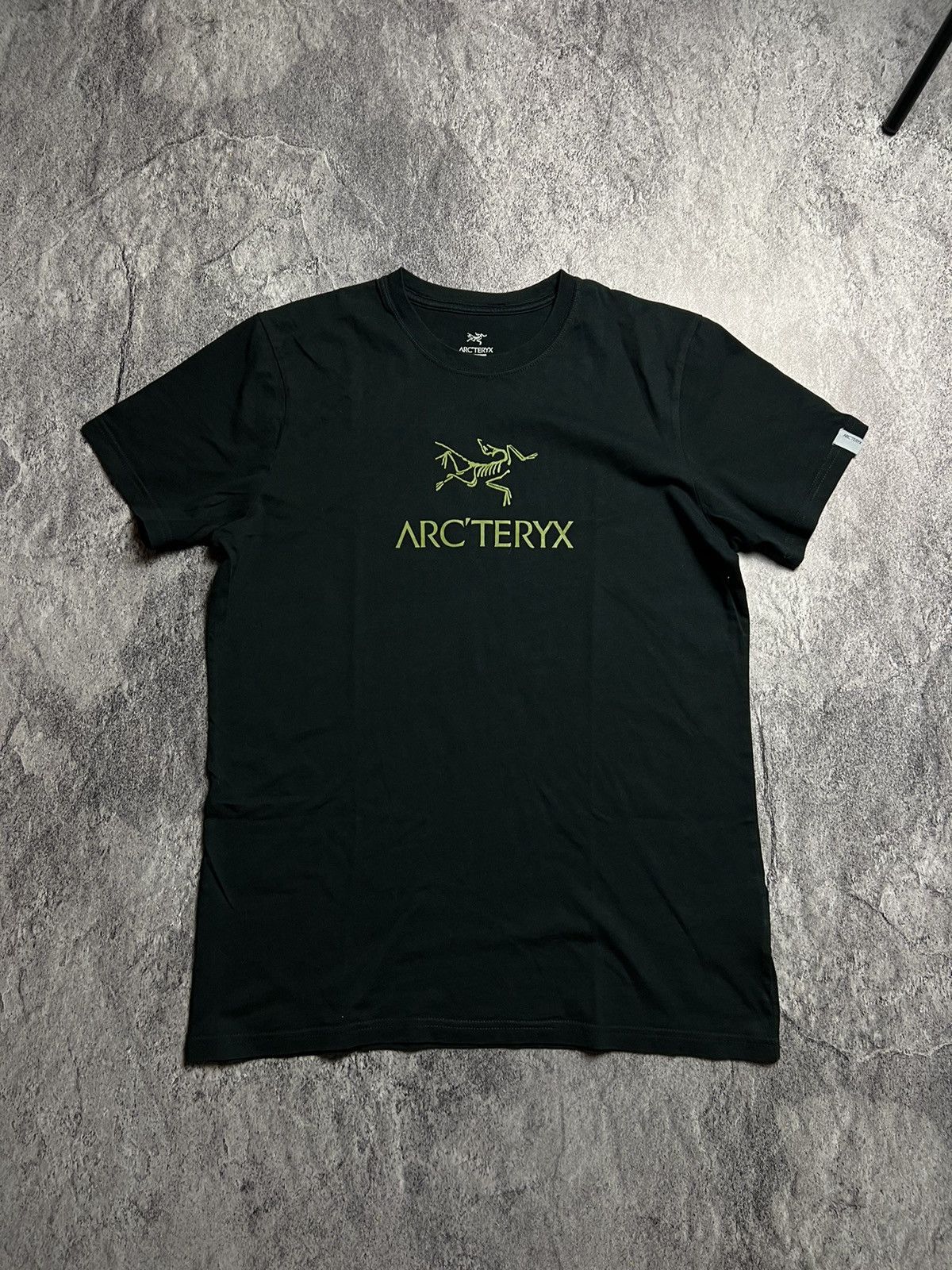 Arc'teryx Y2K Arcteryx Big Contrast Logo Outdoor Gorpcore Tee Shirt Size US M / EU 48-50 / 2 - 1 Thumbnail