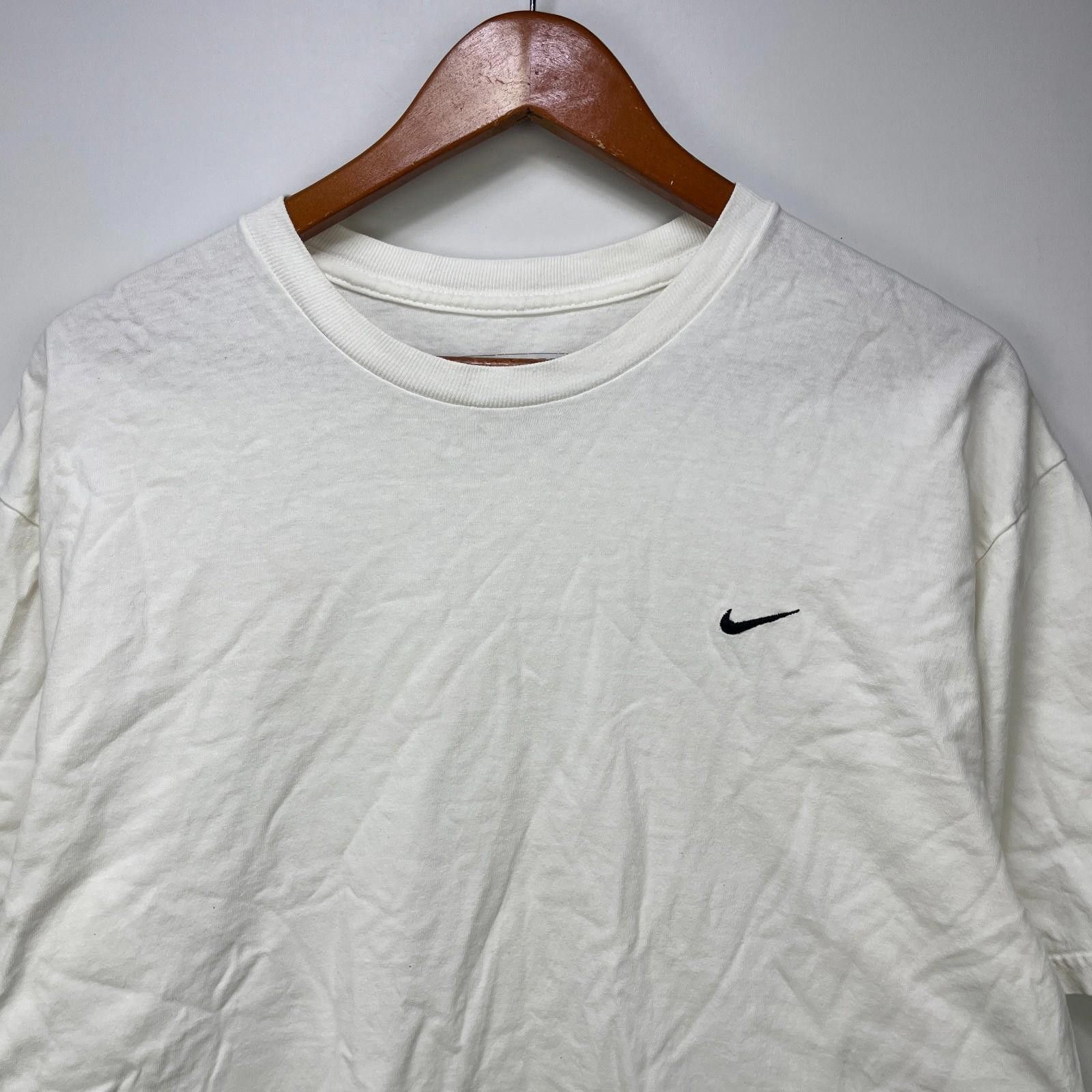 Nike Vintage Nike Swoosh Y2K T Shirt Large Size US L / EU 52-54 / 3 - 2 Thumbnail