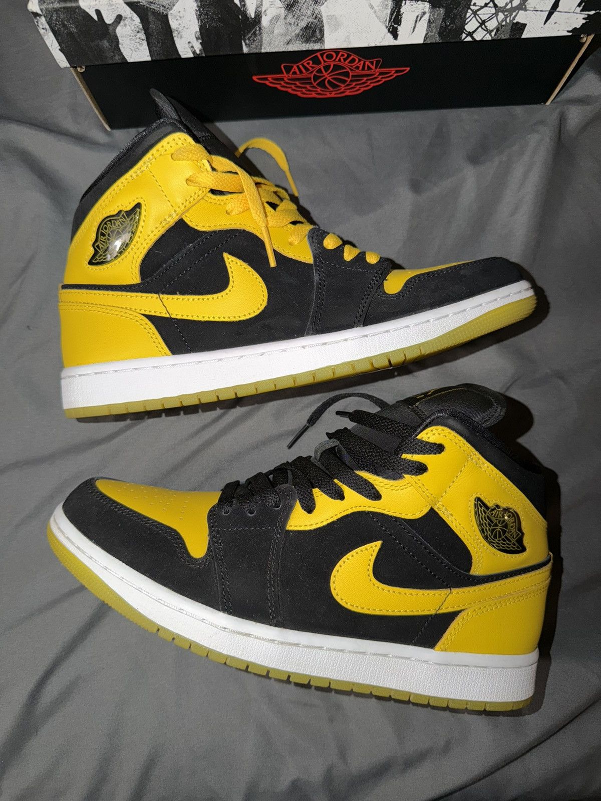 Jordan Brand Jordan 1 Mid ‘New Love (2025)’ Size 8M Size US 8 / EU 41 - 1 Thumbnail