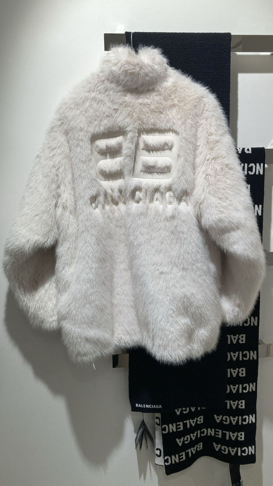 Balenciaga Fake Fur Zip Up Logo Jacket Coat Size US M / EU 48-50 / 2 - 1 Thumbnail