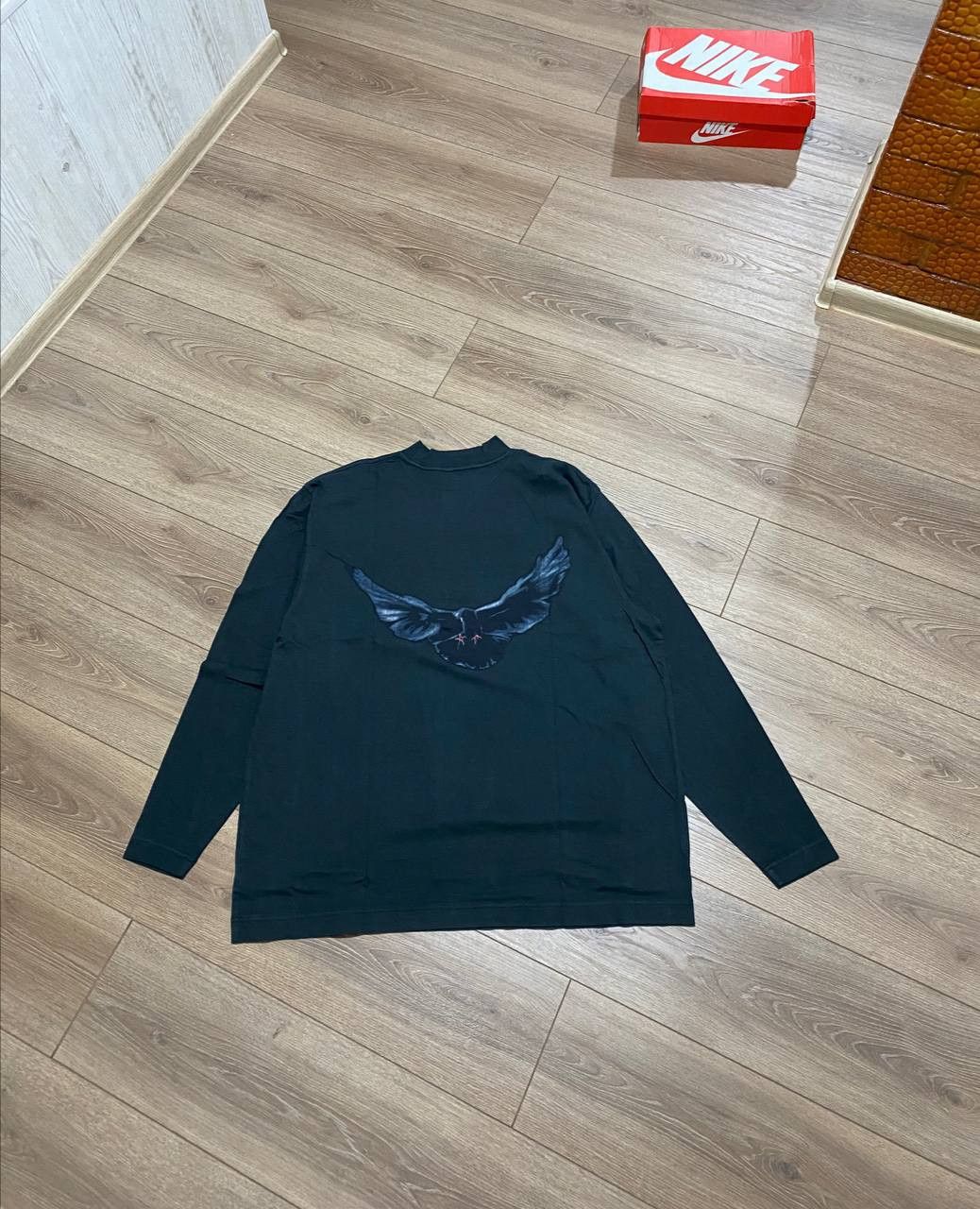 image of Yeezy Yzy Gap Balenciaga Dove Long Sleeve in Black, Men's (Size Small)