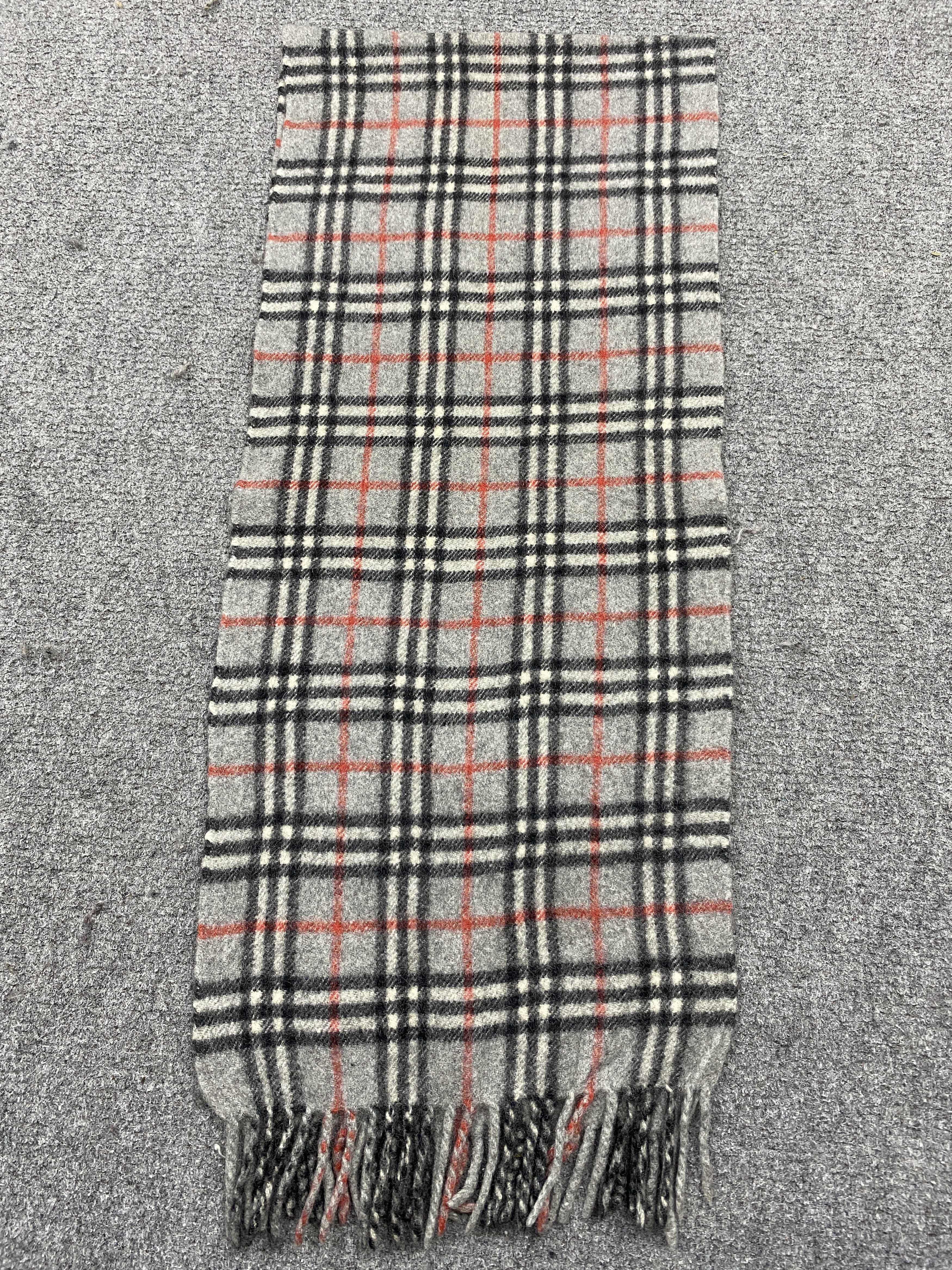 Burberry Burberrys Novacheck Cashmere Scarf Muffler / Neckwear SC0185 Size ONE SIZE - 4 Thumbnail