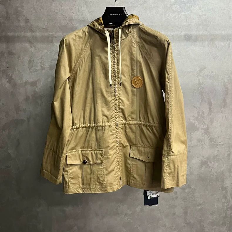 Louis Vuitton Louis Vuitton 24 Latest Beige Logo Hooded Zipper Long Slee Size XXS / US 00 / IT 34 - 1 Thumbnail