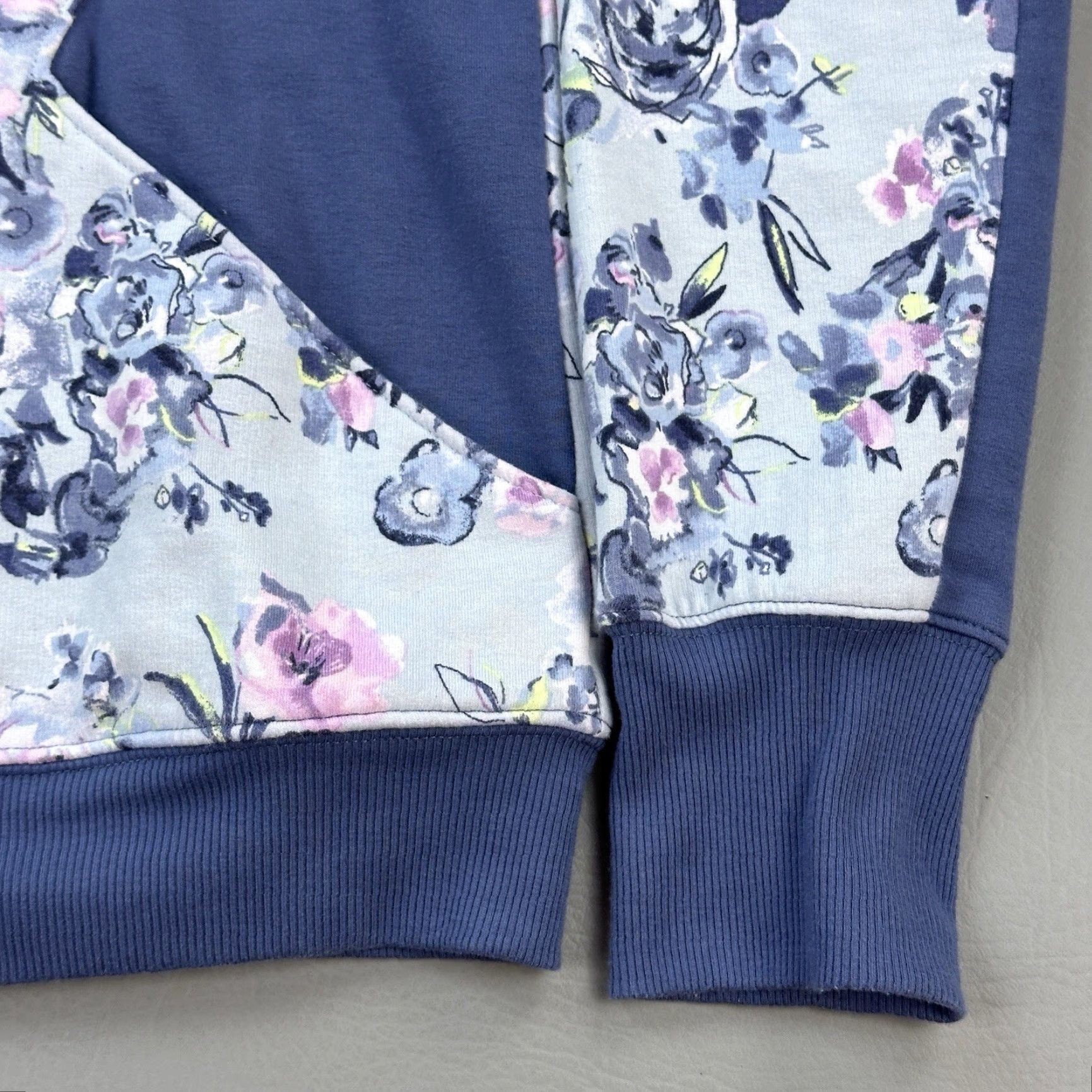 Vera Bradley Vera Bradley Hoodie Women's XS Blue Floral Full Zip Thumb Holes Size XS / US 0-2 / IT 36-38 - 3 Thumbnail