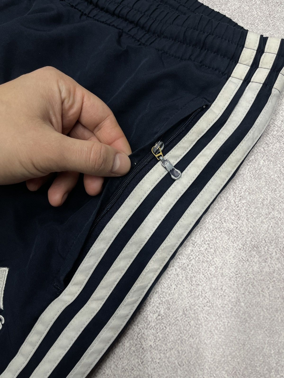 Adidas Vintage Adidas Chelsea Football Sweatpants Samsung Soccer Size US 38 / EU 54 - 6 Thumbnail