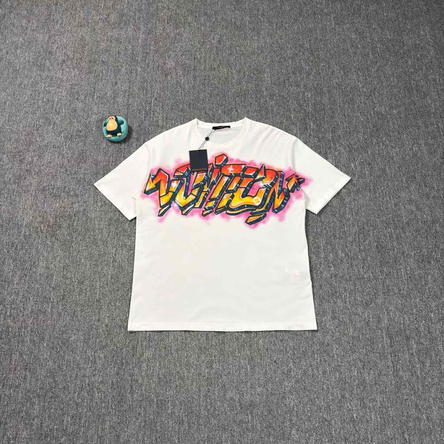 Louis Vuitton LV White Graffiti Short-Sleeve Shirt Size US XL / EU 56 / 4 - 1 Thumbnail