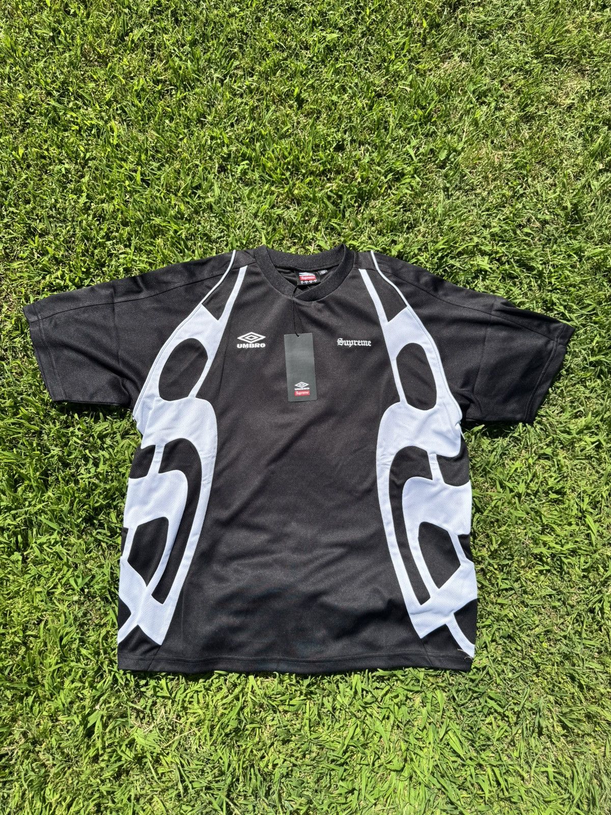 Supreme × Umbro Supreme Umbro Stripe Soccer Jersey Black | Grailed