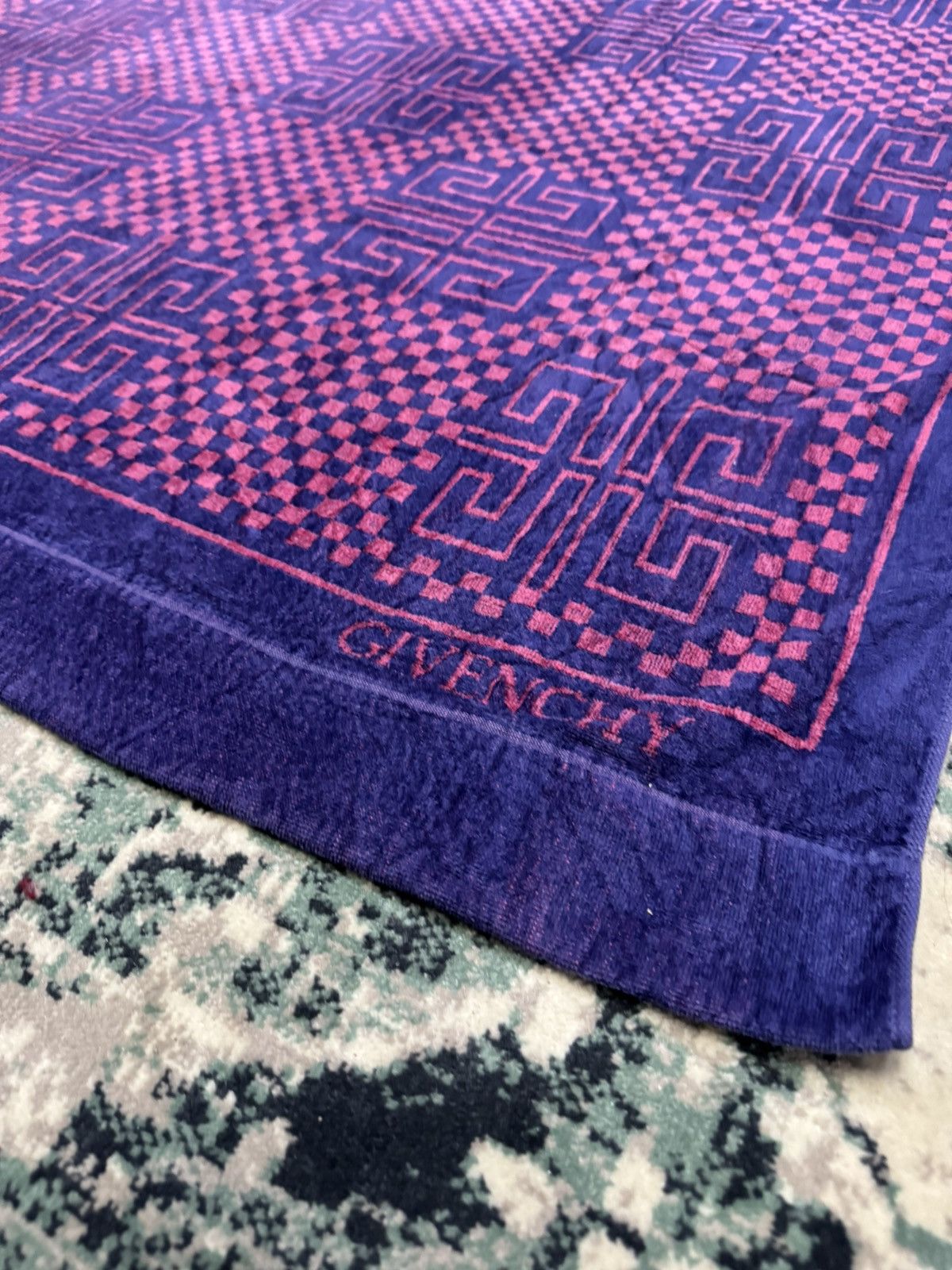 Givenchy × Vintage GIVENCHY FULL MONOGRAM BLANKET Size ONE SIZE - 3 Thumbnail
