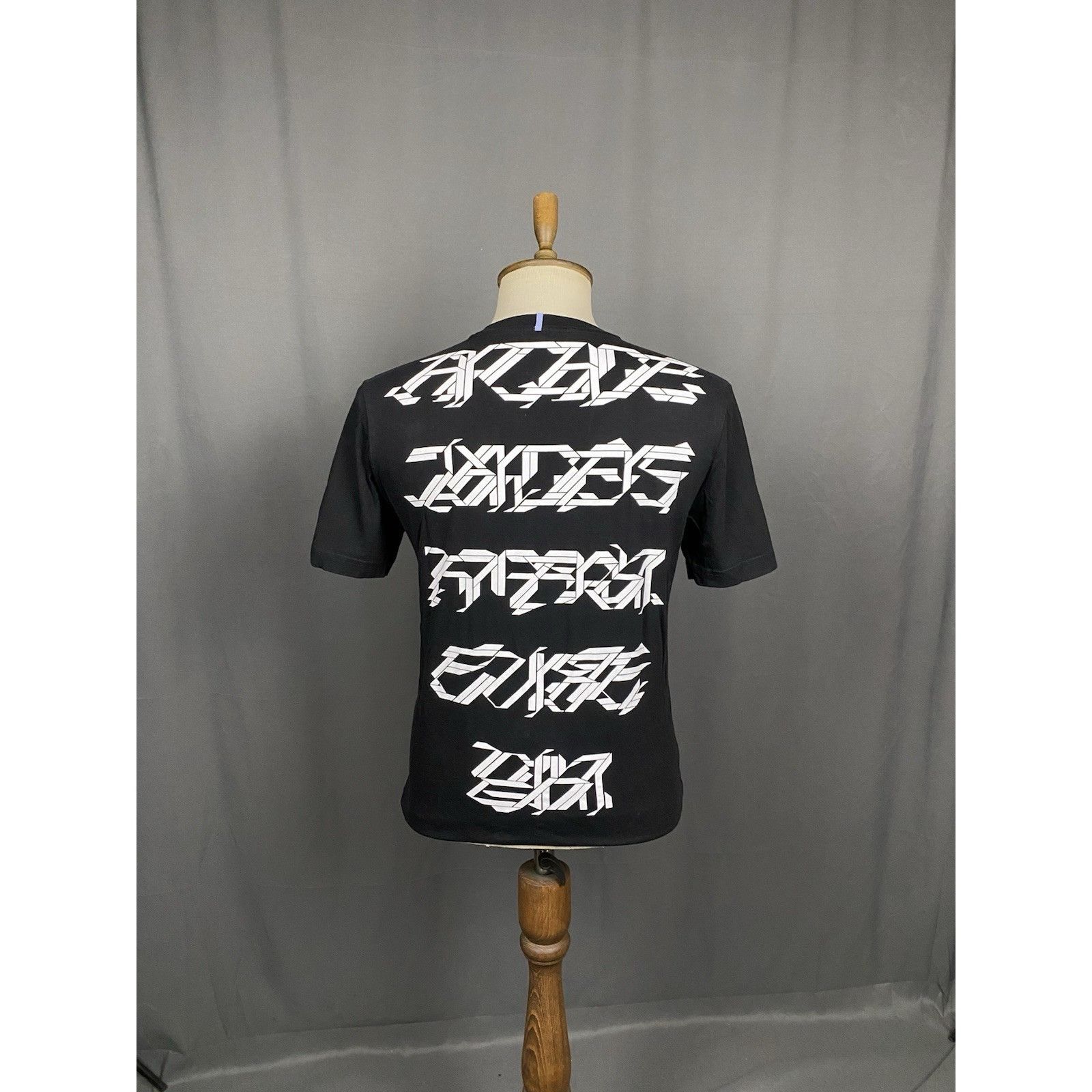 Alexander McQueen Alexander McQueen AR-2 Collection Plasma Men's Black T-Shirt Size US L / EU 52-54 / 3 - 9 Thumbnail