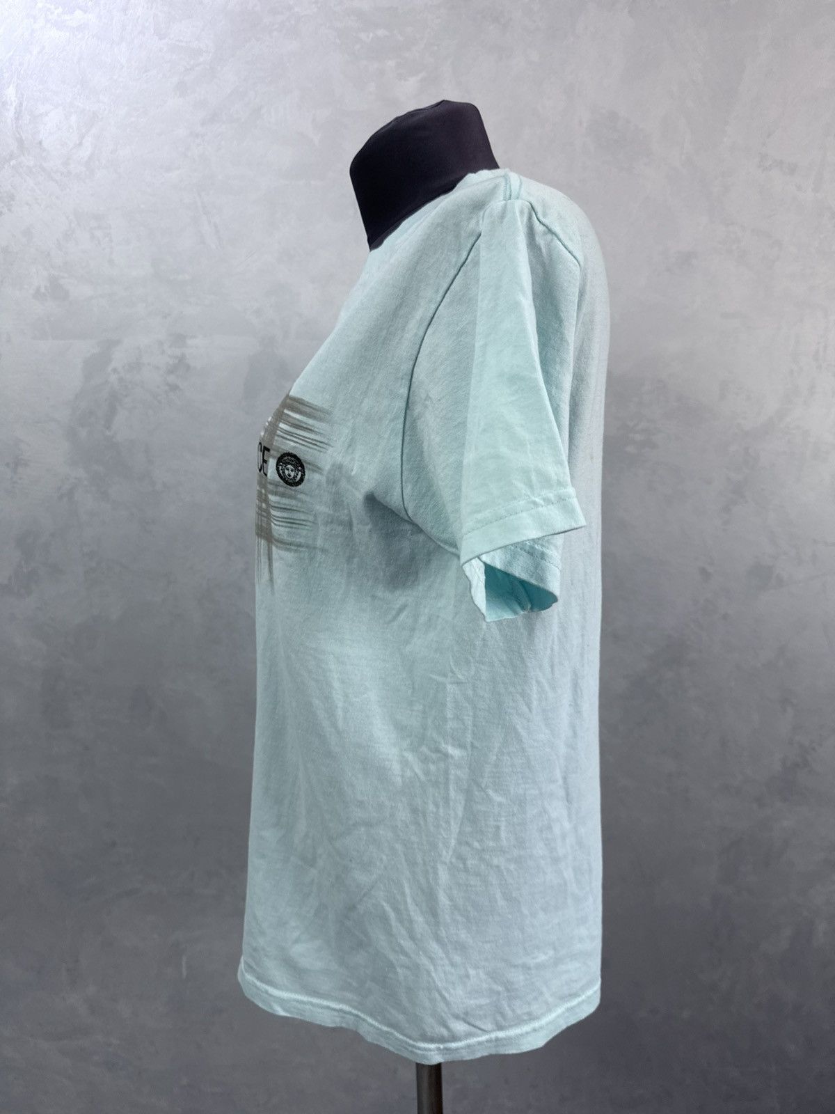 Versace Rare Vintage Versace Jeans Couture T-Shirt Blue Medusa Logo Size M / US 6-8 / IT 42-44 - 5 Thumbnail