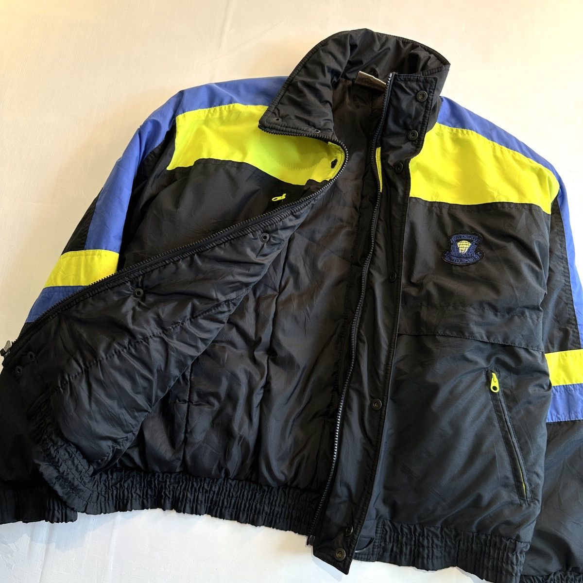 Givenchy Vintage GIVENCHY Active Sport Nylon Puff Jacket Size US L / EU 52-54 / 3 - 5 Thumbnail