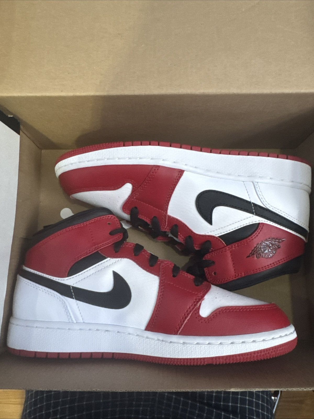 JORDAN 1 MID CHICAGO GS