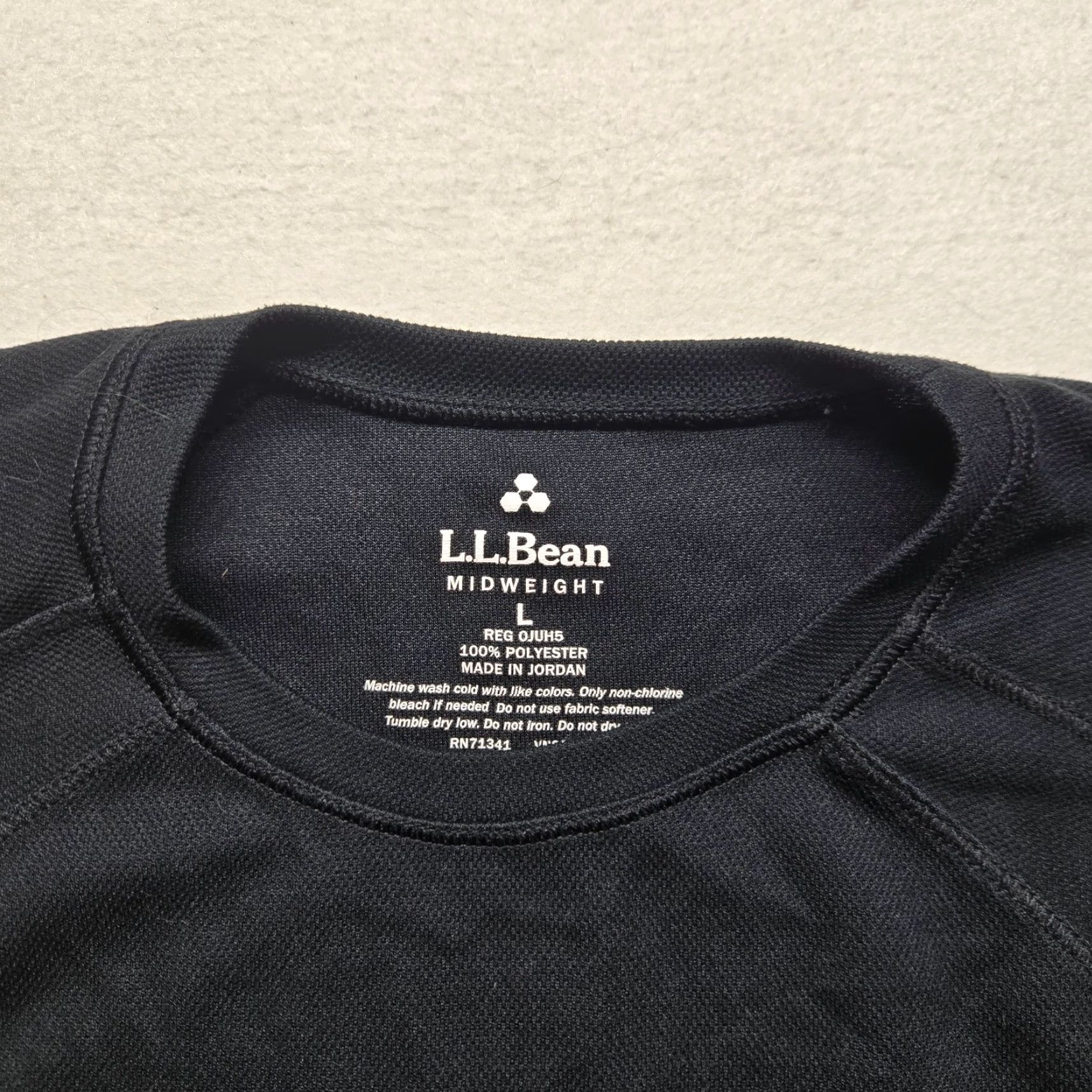 Vintage Vintage L.L. Bean Black Crewneck T-Shirt Women’s XL Midweight Cotton 2000s Apparel Size XL / US 12-14 / IT 48-50 - 2 Thumbnail