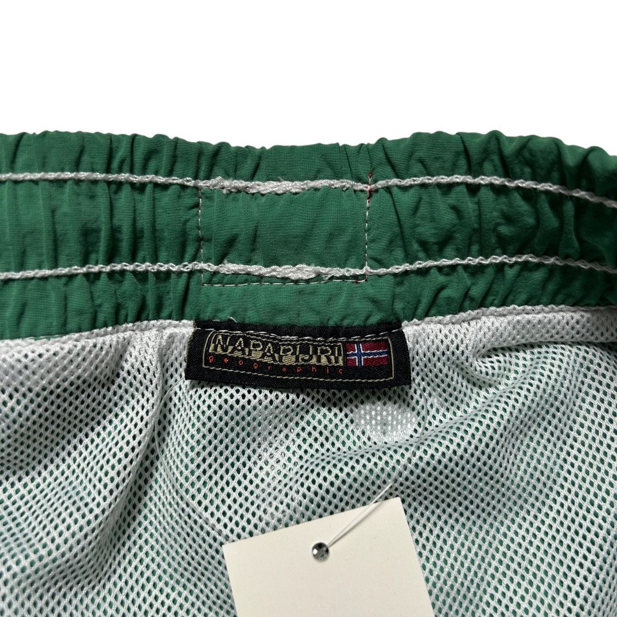 Napapijri Vintage Napapijri Logo Shorts Pants Size US 34 / EU 50 - 5 Thumbnail