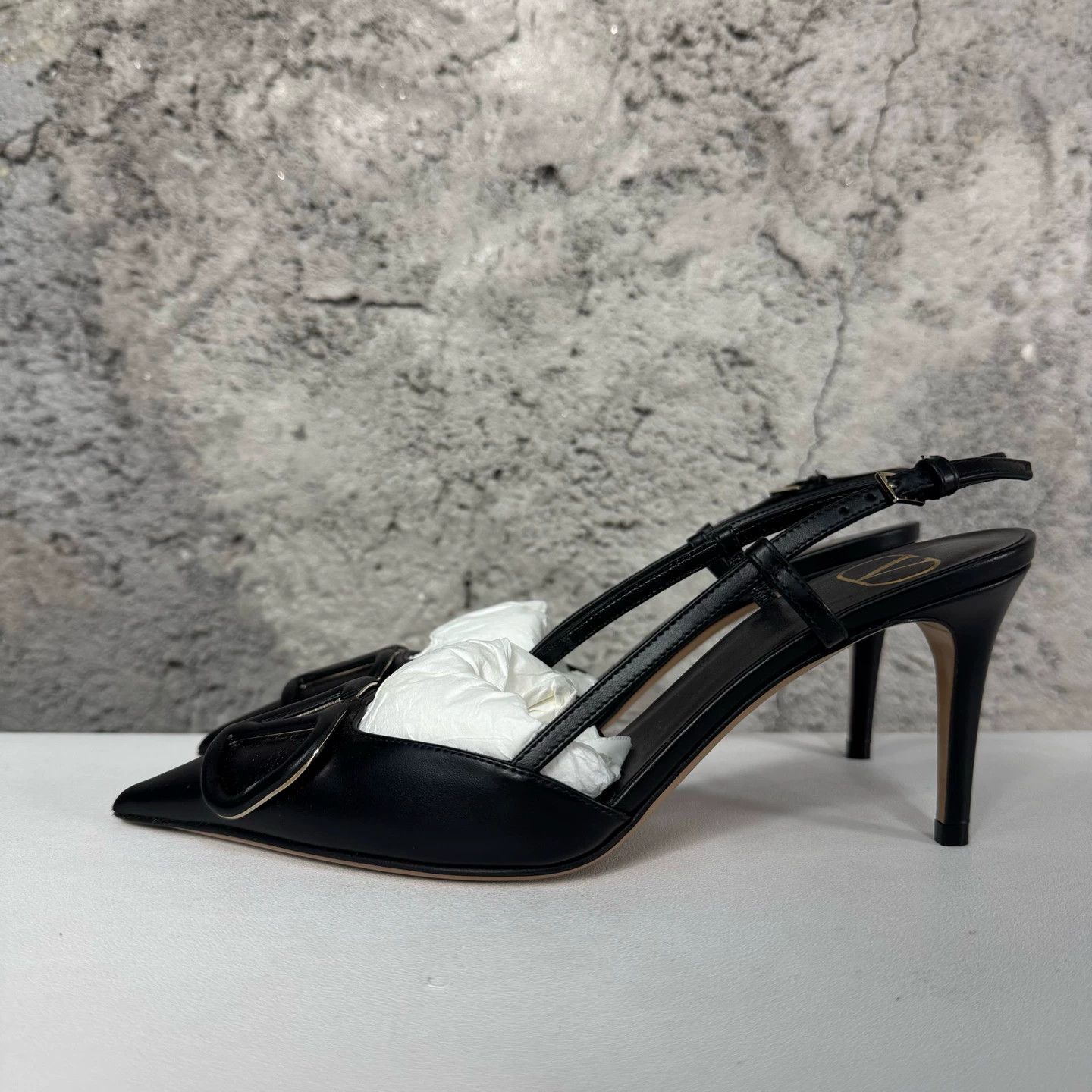 Valentino Valentino Vlogo Black High Heels 36 Size US 5.5 / IT 35.5 - 3 Thumbnail