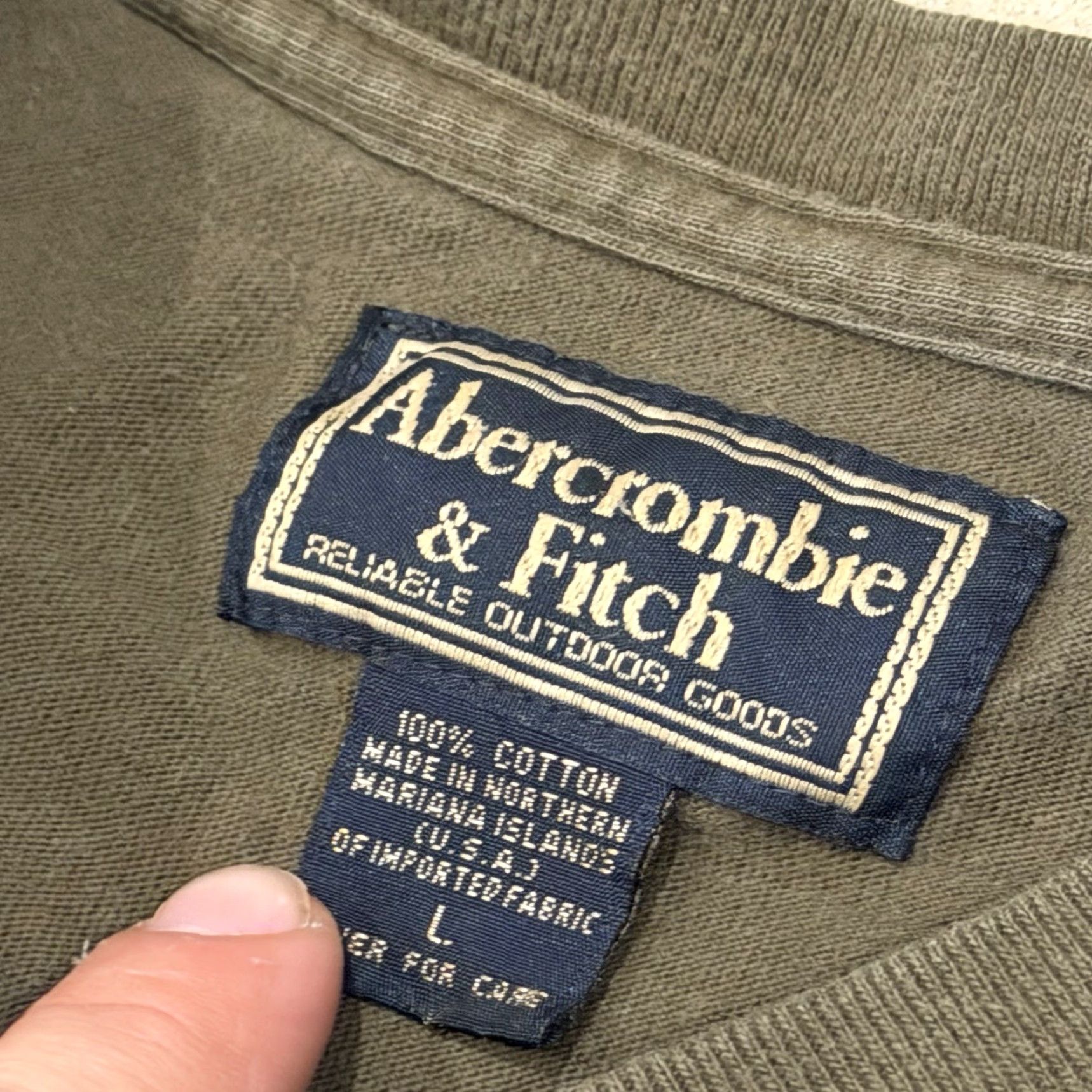 Abercrombie & Fitch VINTAGE Abercrombie & Fitch Shirt M Army Green Logo V Neck T-Shirt Men 90s Retro Military Size US M / EU 48-50 / 2 - 3 Thumbnail
