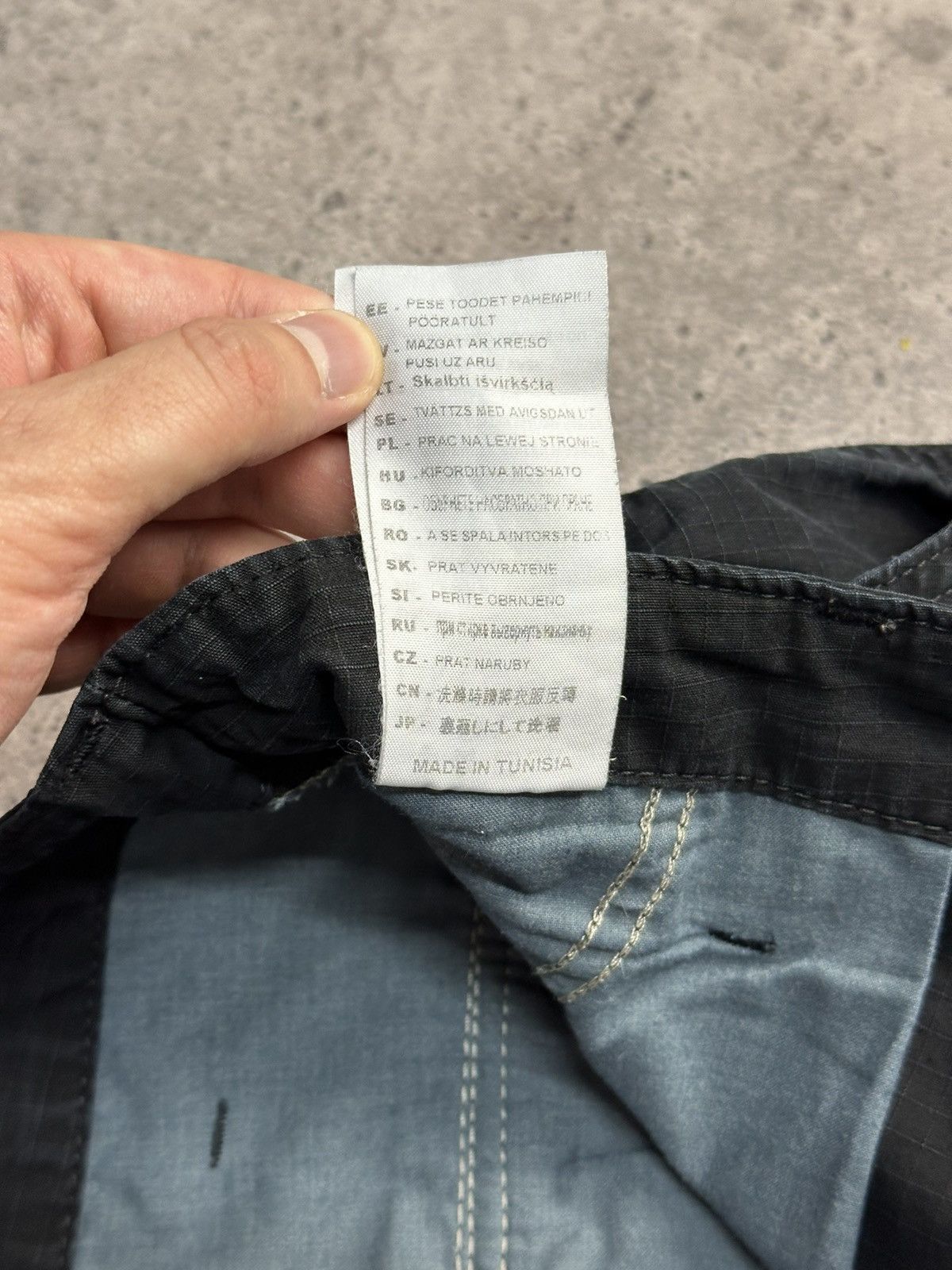 Carhartt × Vintage Vintage Carhartt Cargo Distressed Pants Faded Black Y2K Size US 32 / EU 48 - 10 Thumbnail
