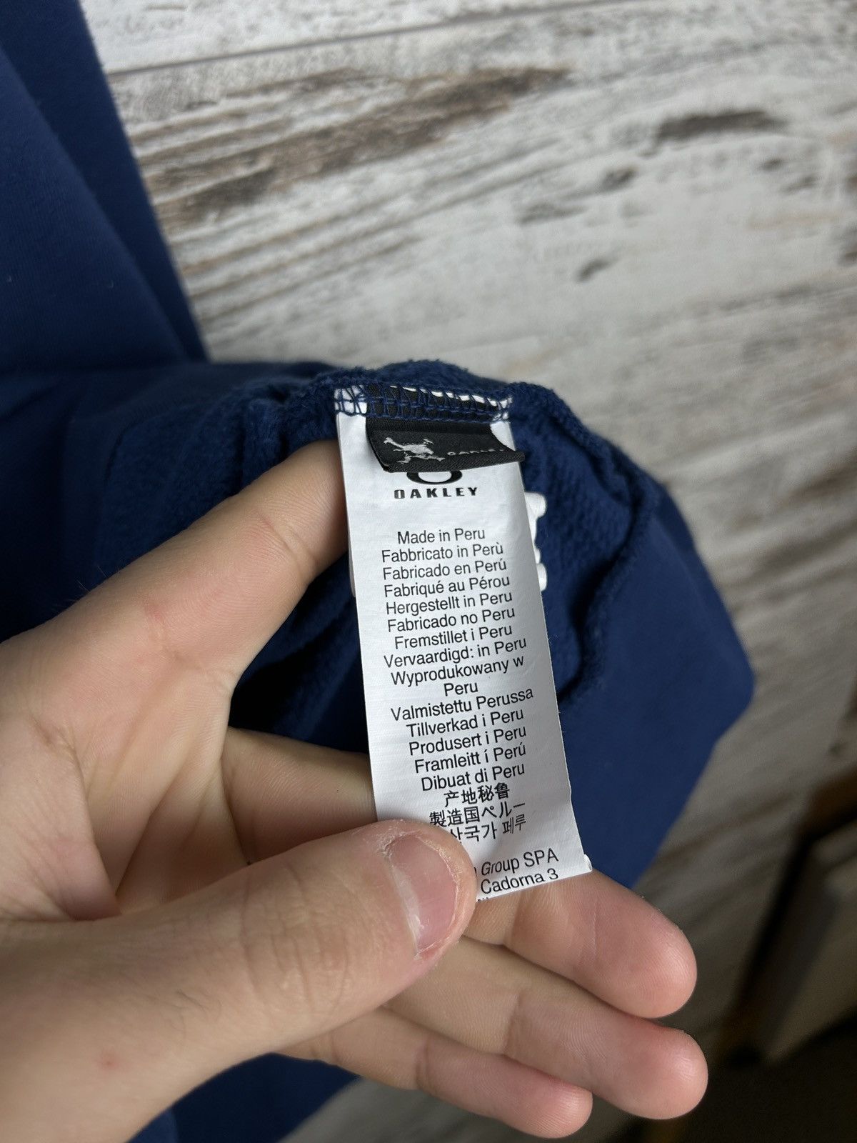 Japanese Brand Mens Vintage Oakley hoodie centre logo y2k rare Japanese Size US M / EU 48-50 / 2 - 7 Thumbnail