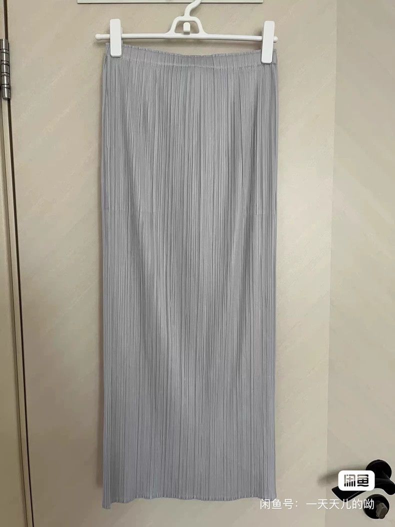 Issey Miyake Issey Miyake size:4 Light grey pleated skirt Size 32" / US 10 / IT 46 - 2 Thumbnail