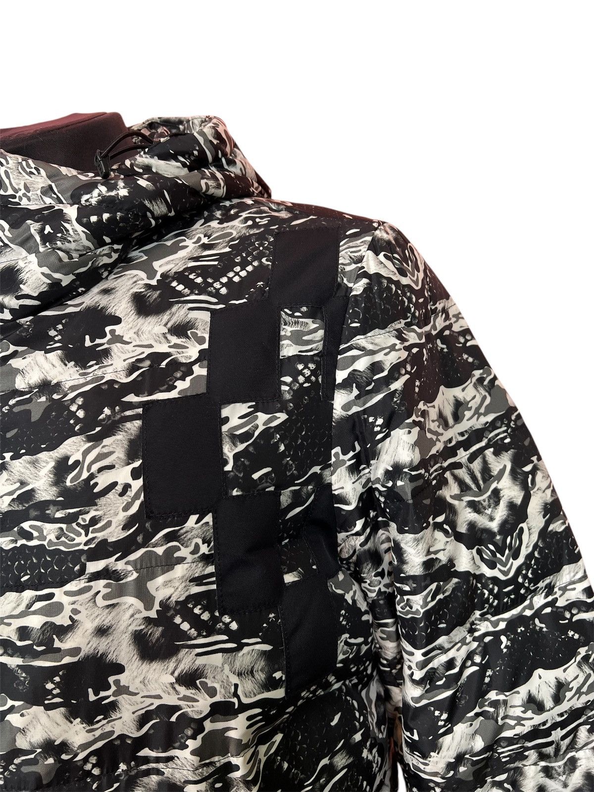 Marcelo Burlon marcelo Burlon down jacket luxury printed hooded printed Size US L / EU 52-54 / 3 - 6 Thumbnail