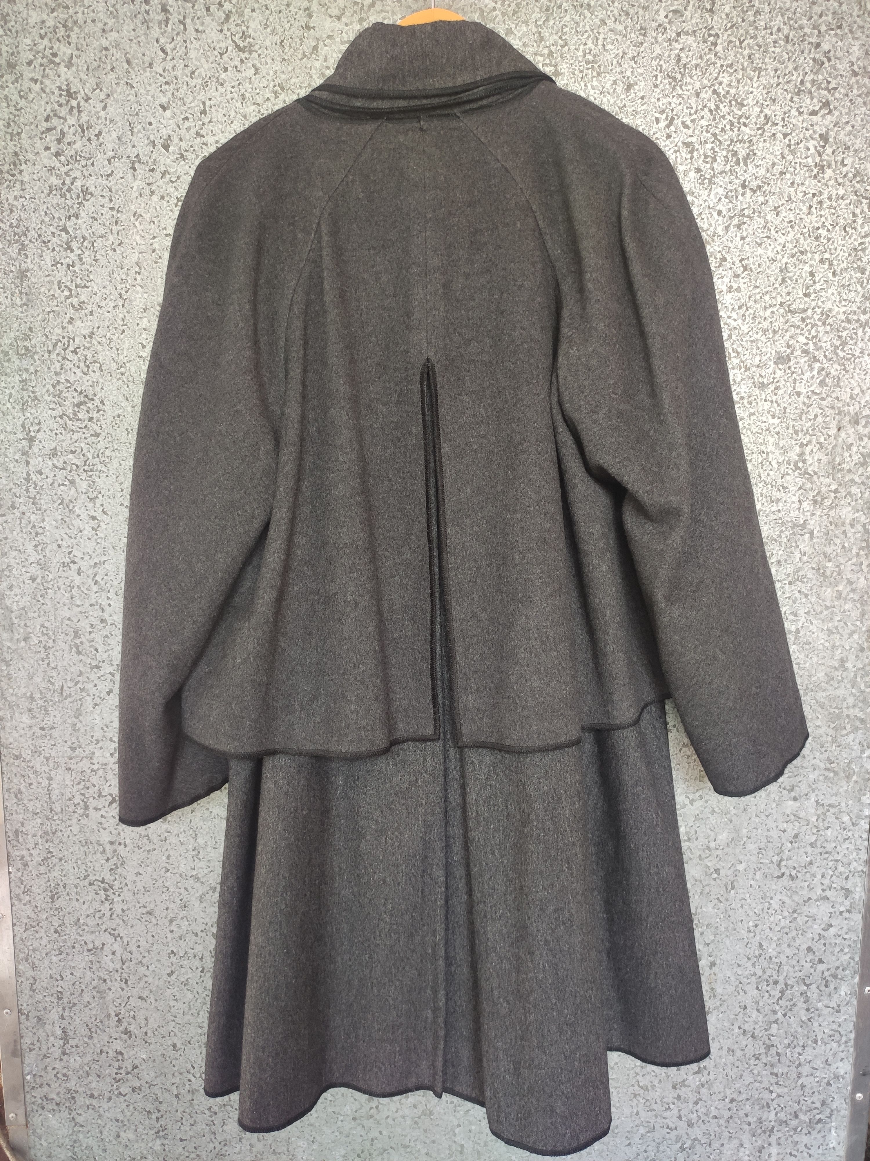 Fendi Fendi jacket wool double layer Size US L / EU 52-54 / 3 - 4 Thumbnail
