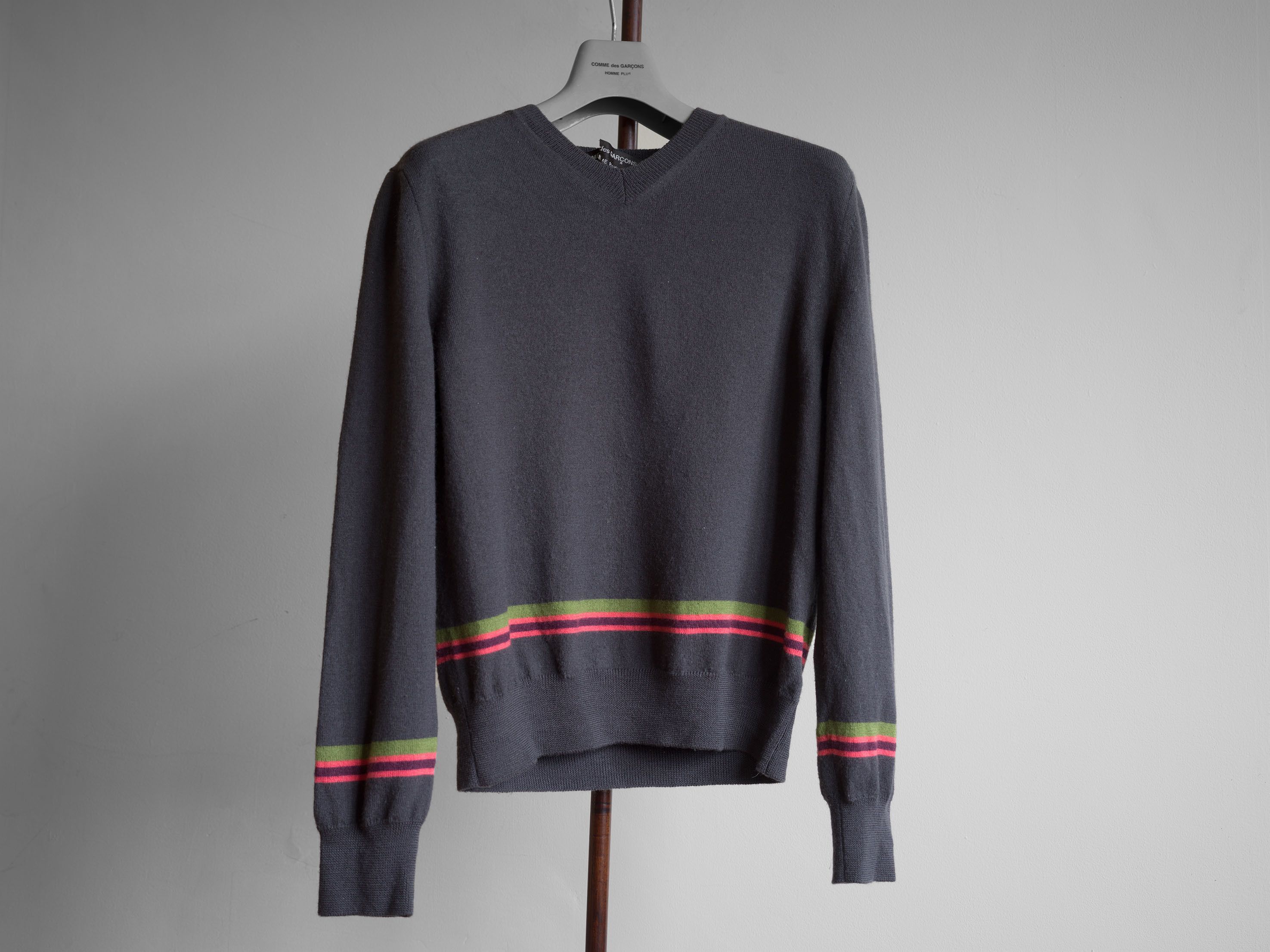 AW2004 COMME des GARCONS HOMME PLUS WOOL V-NECK