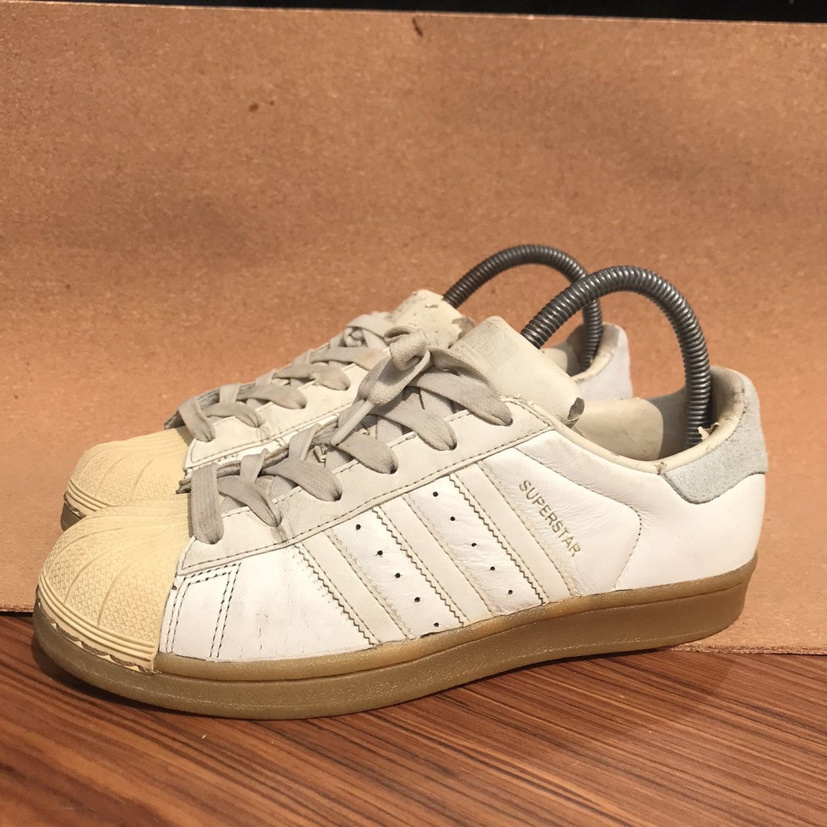 Adidas adidas Originals SUPERSTAR W B37147 White Gumsole Size 5uk Size US 5 / EU 37 - 1 Thumbnail