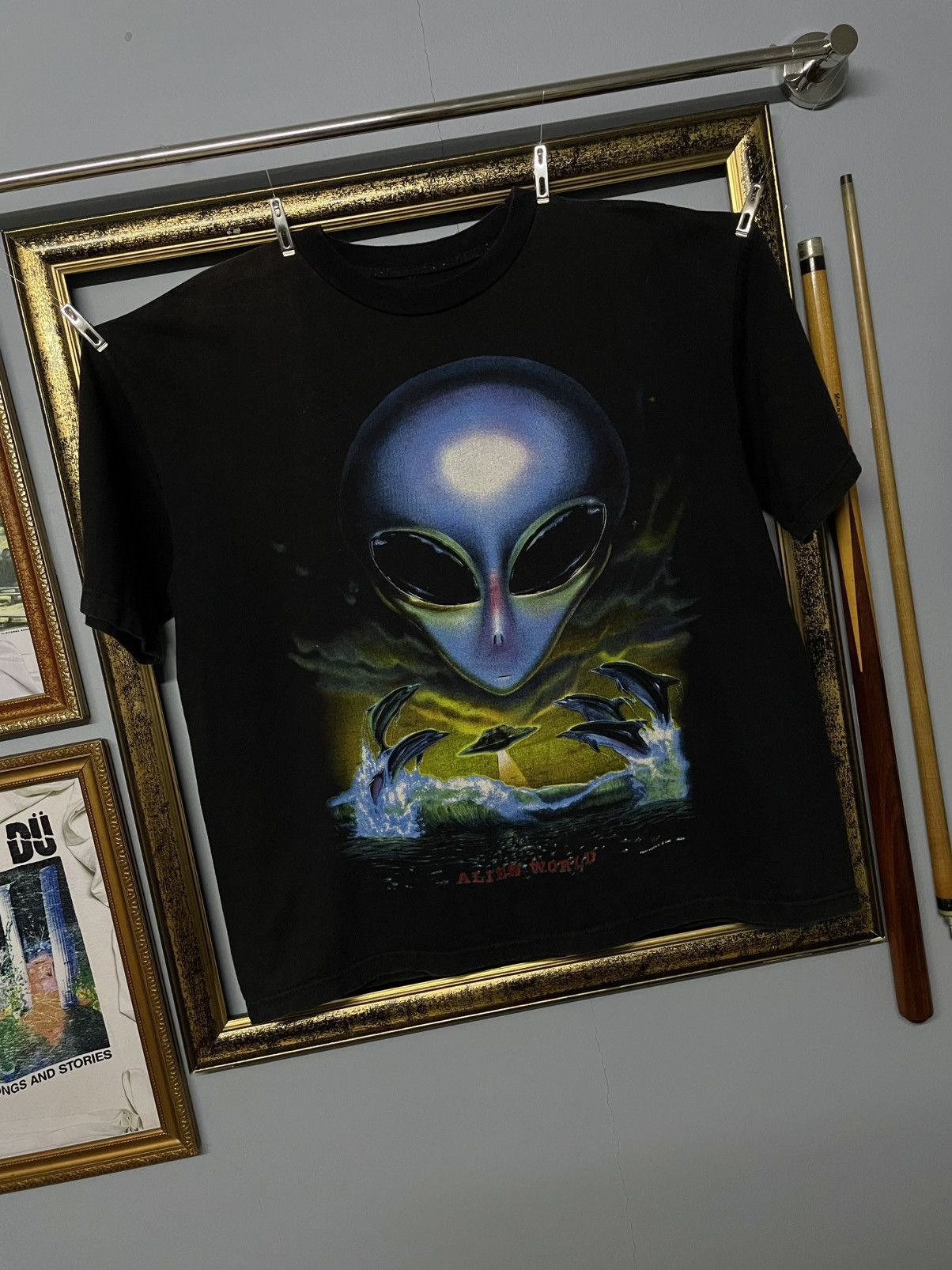 Vintage Vintage 1990s Japan Designer Alien World Sunfaded Tshirt Size US M / EU 48-50 / 2 - 2 Thumbnail