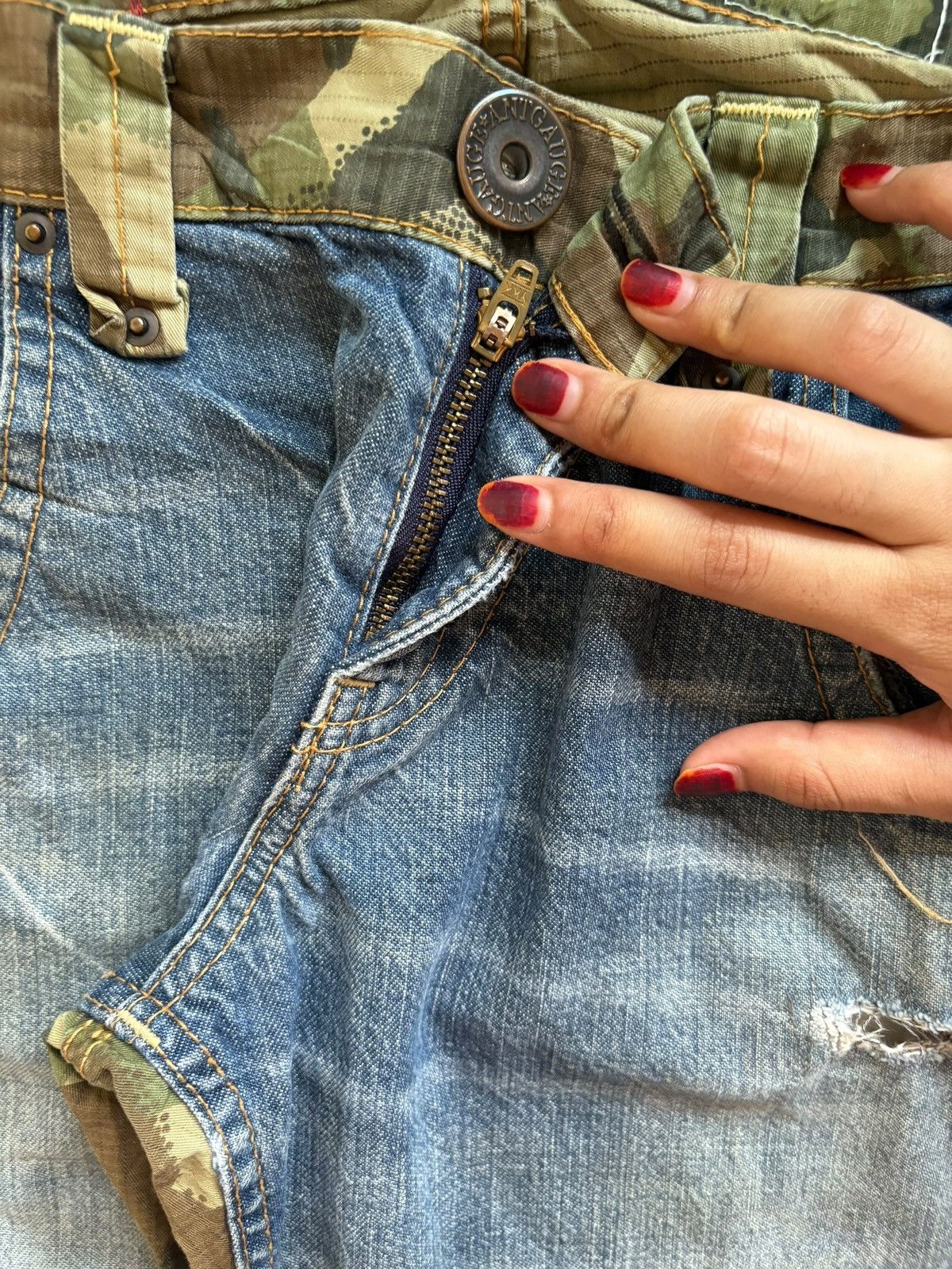 Japanese Brand Vintage Japanese Brand Hybrid Cargo Mud Wash Distressed Jean Size US 30 / EU 46 - 3 Thumbnail