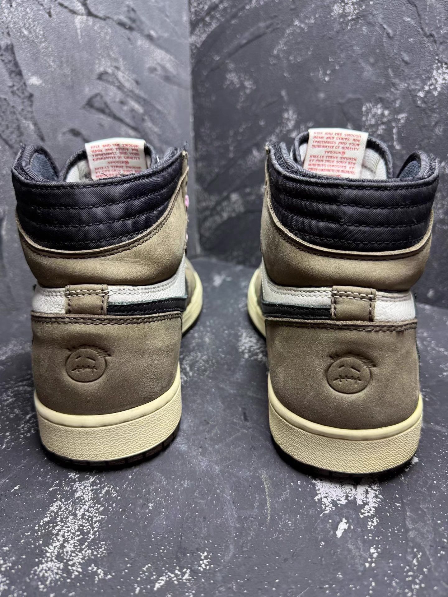 Nike Travis Scott x Air Jordan 1 High Reverse Swoosh 1.0 Q10 Size US 9.5 / EU 42-43 - 7 Thumbnail