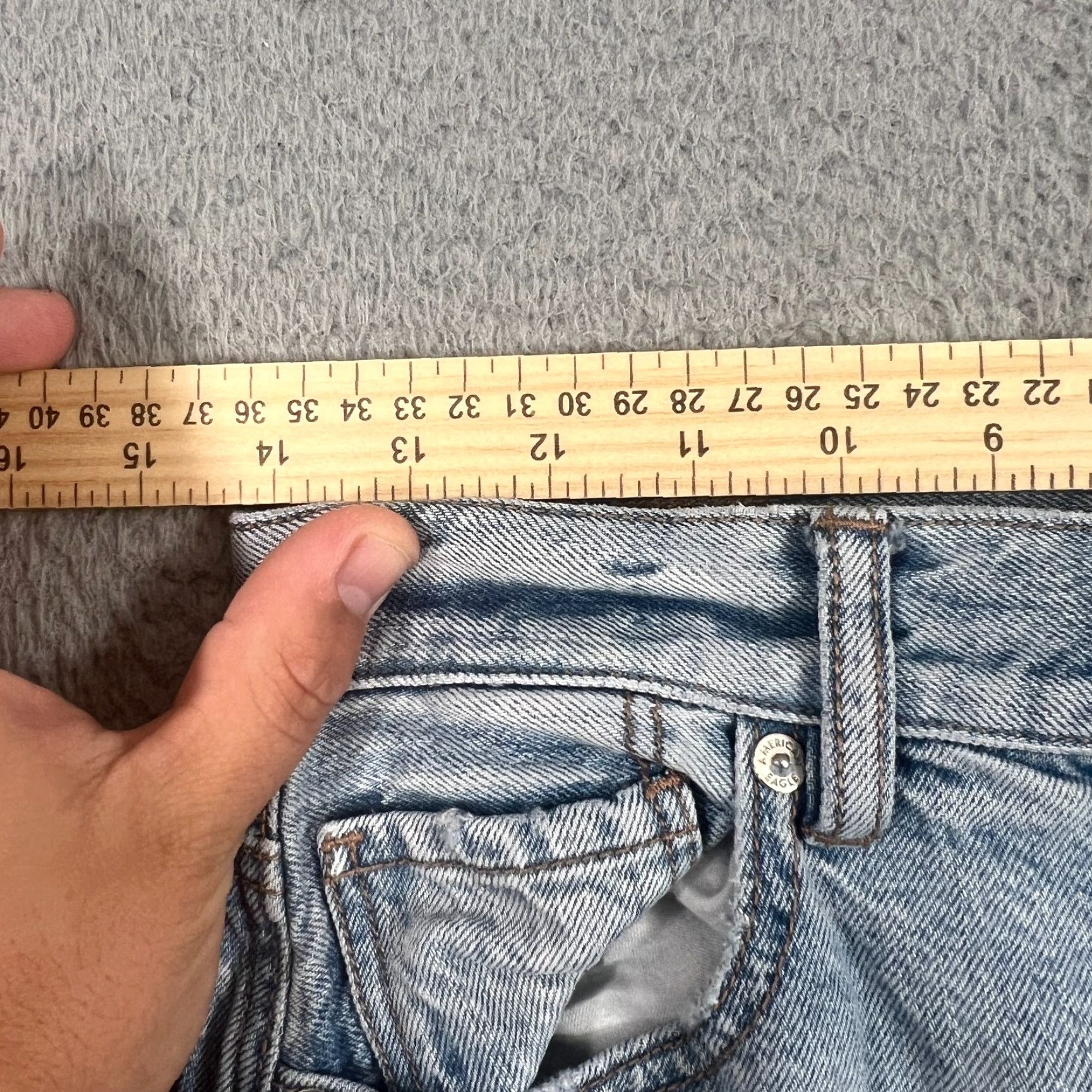 American Eagle Outfitters VINTAGE American Eagle Relaxed Mom Jeans Womens Size 4 High Rise Light Wash Denim Size 27" / US 4 / IT 40 - 5 Thumbnail