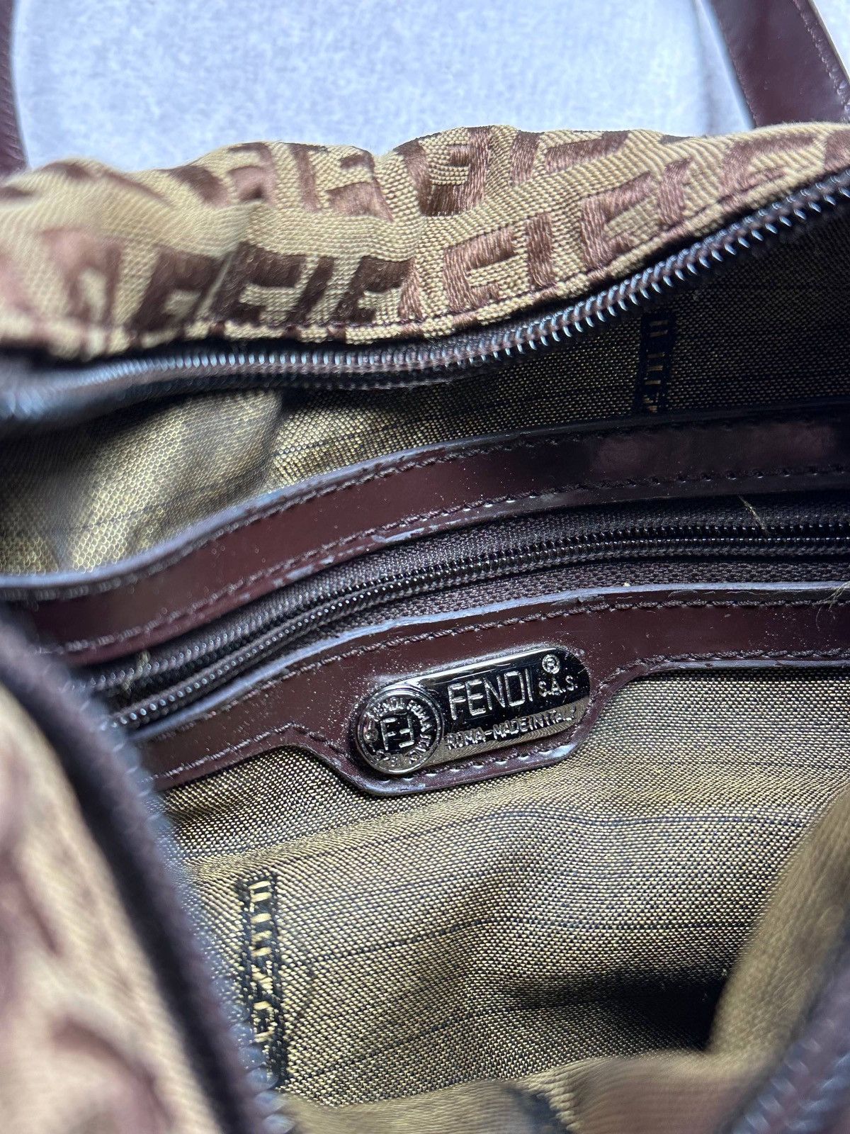 Fendi Vintage Fendi Monogram Shoulder Bag Rare Size ONE SIZE - 8 Thumbnail