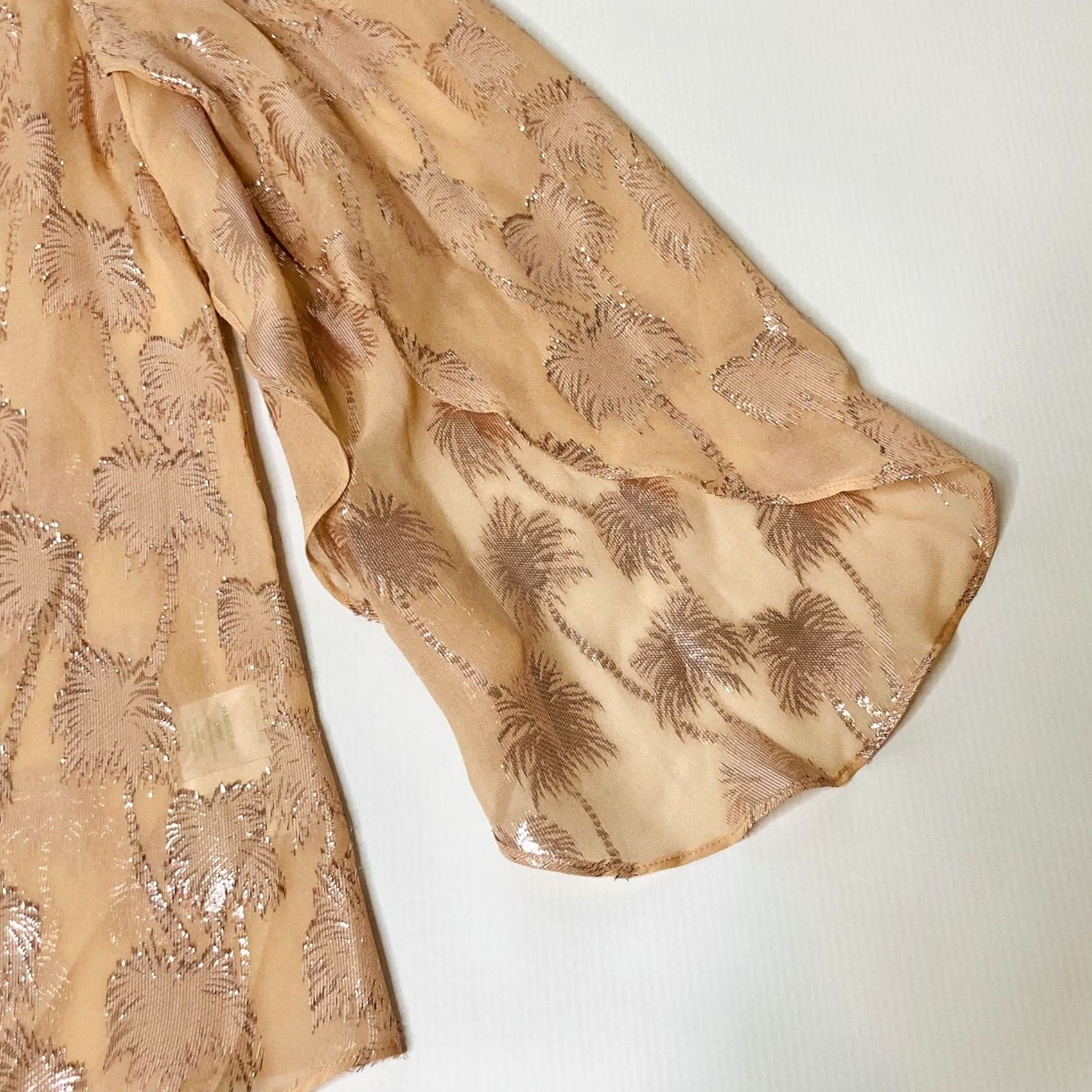 Lilly Pulitzer Lilly Pulitzer Blouse Size S Silk Beccer Peachy Pink & Shiny Metallic Palm Trees Short Flutter Sleeve Womens Size S / US 4 / IT 40 - 3 Thumbnail