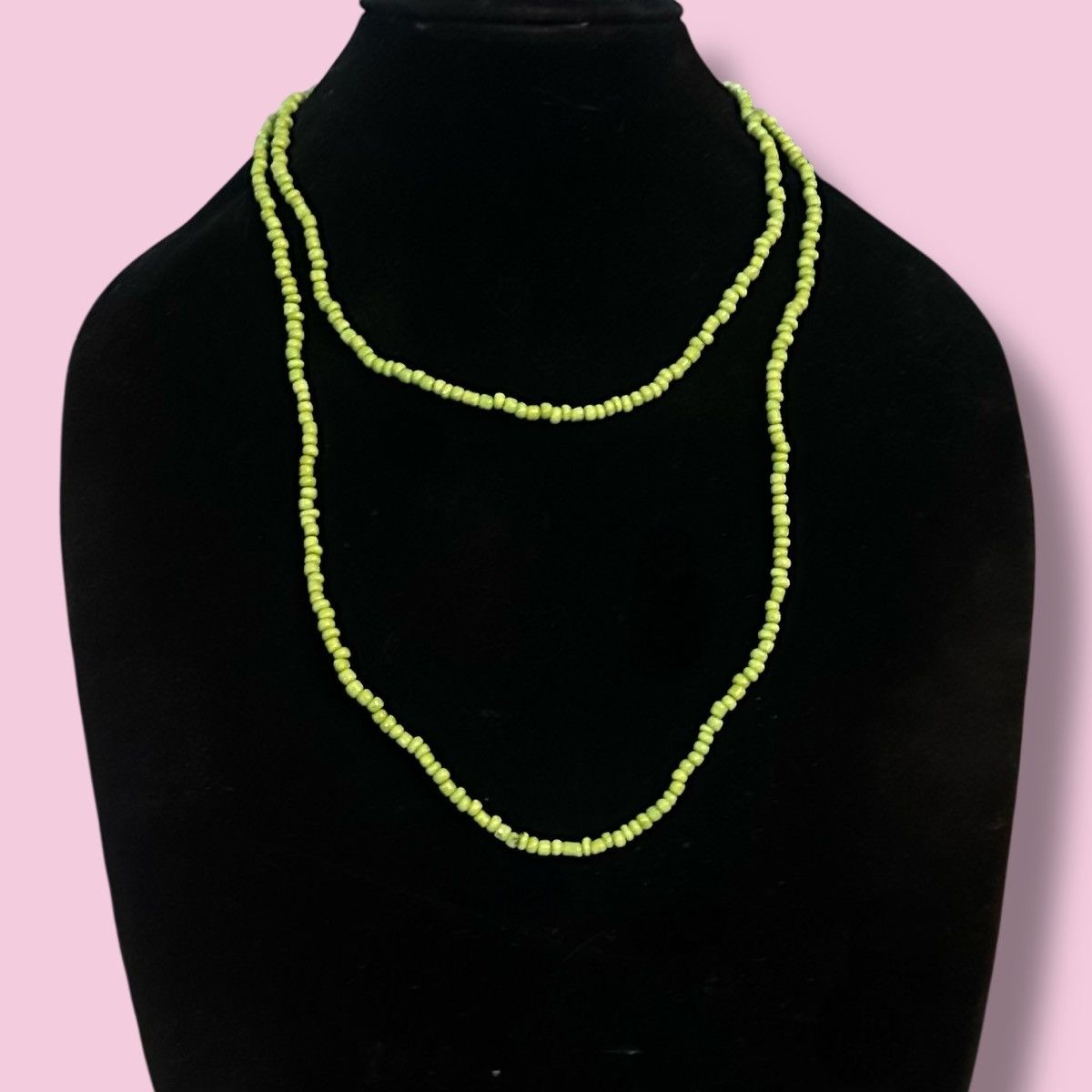 Vintage Vintage long lime green glass bead necklace Size ONE SIZE - 1 Thumbnail
