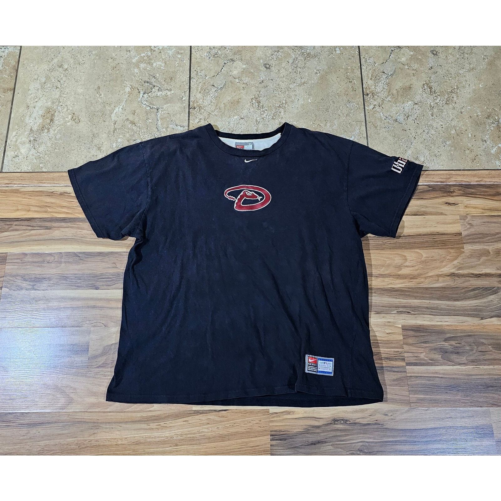 Nike Arizona Diamondbacks Nike Center Swoosh Black T-shirt 2XL? Size US XXL / EU 58 / 5 - 1 Thumbnail