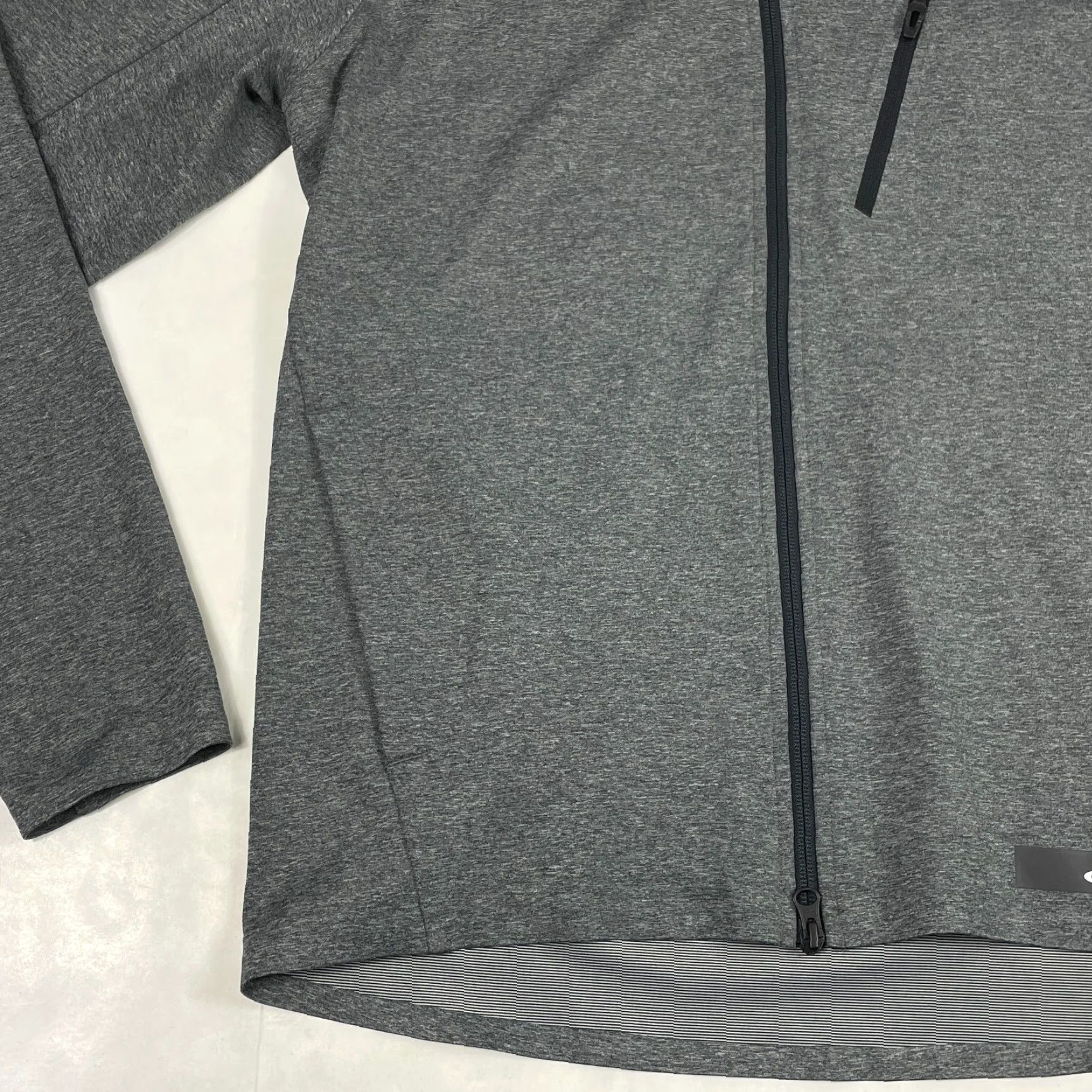 Oakley Oakley Jacket Mens Large Gray Softshell Full Zip Breathable Wind-Resistant Pockets Reflective Size US L / EU 52-54 / 3 - 5 Thumbnail