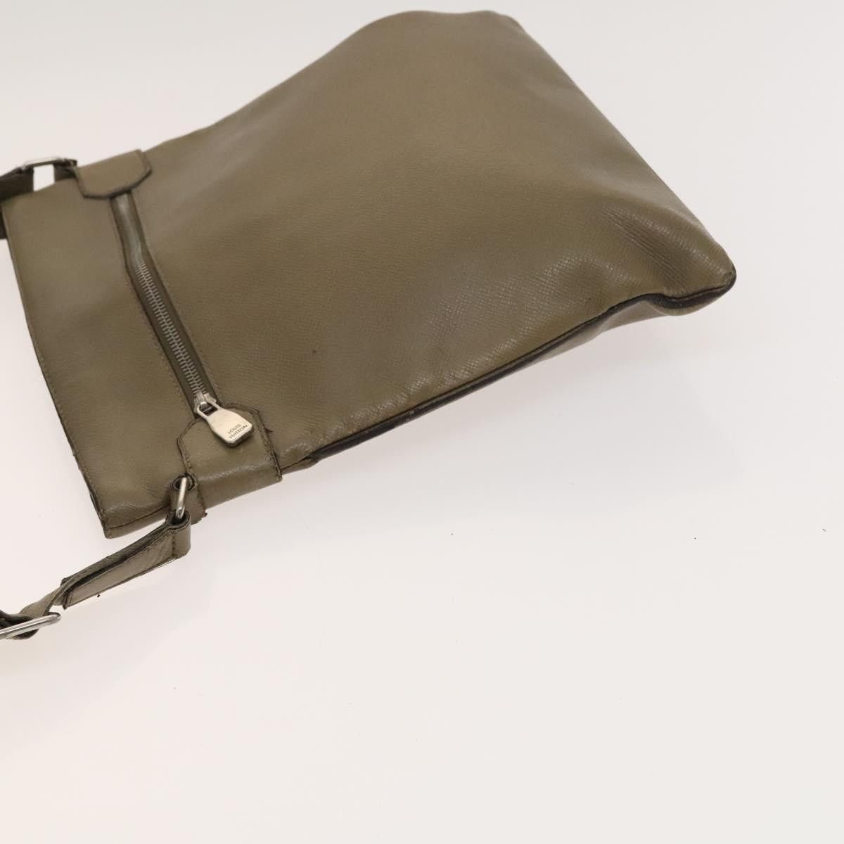 Louis Vuitton LOUIS VUITTON Taiga Sasha Shoulder Bag Porer M32628 Size ONE SIZE - 5 Thumbnail
