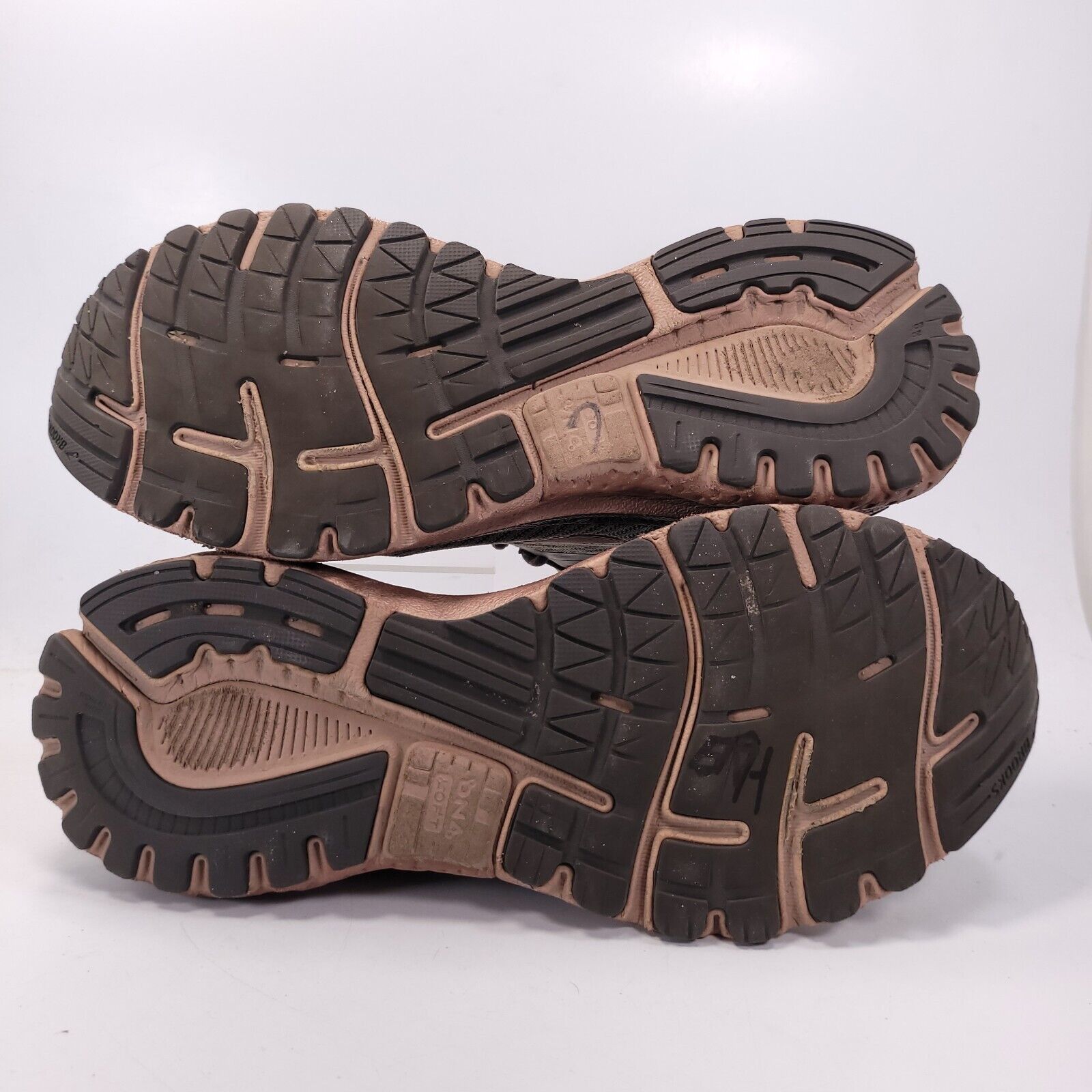 Brooks Brooks Adrenaline GTS 20 Shoe Womens Size 8 1202961B067 Gray Size US 8 / IT 38 - 8 Thumbnail