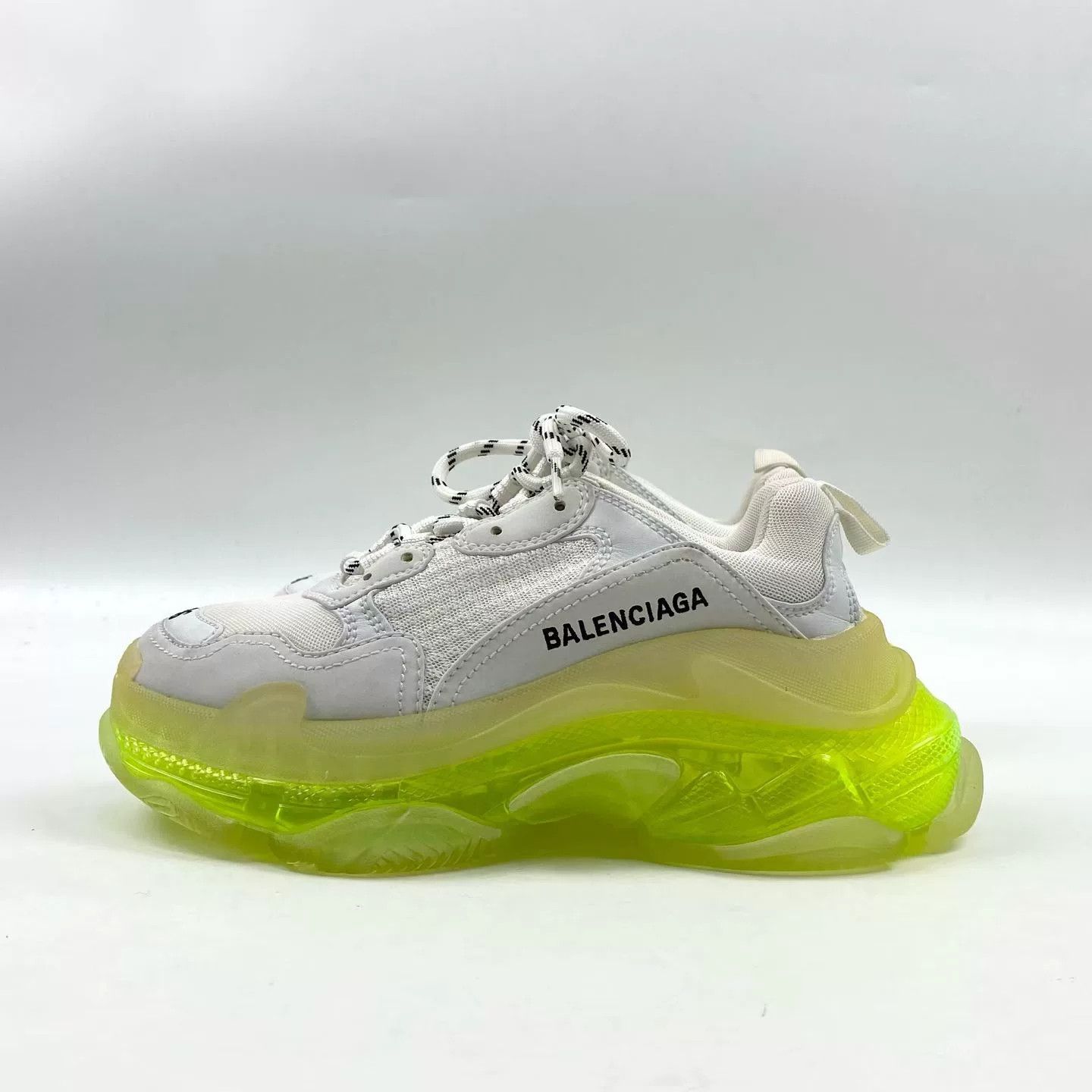 Balenciaga Balenciaga Triple S Neon Green Sole Size US 5 / IT 35 - 1 Thumbnail